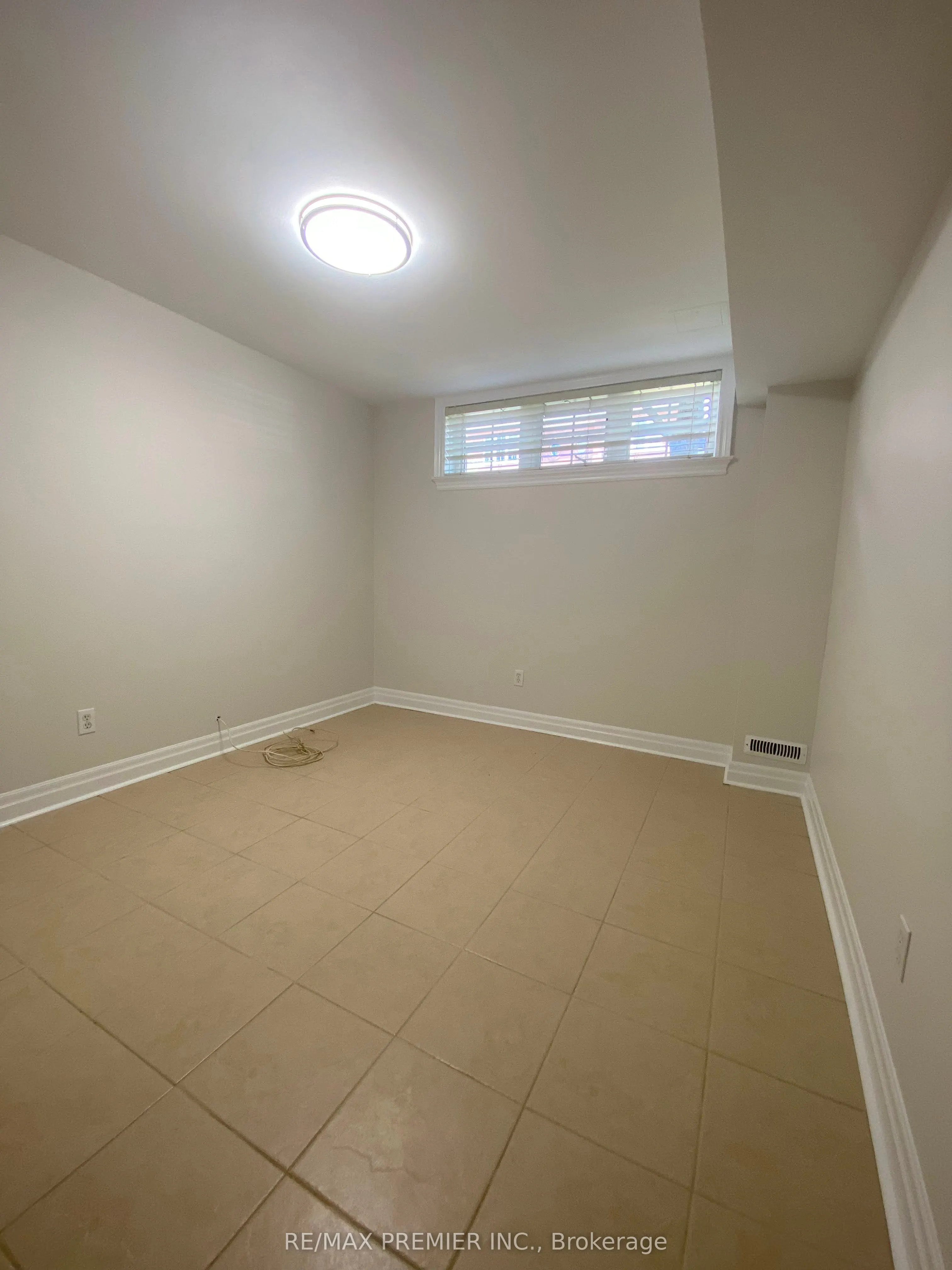 34 Algarve Crescent, #Basement