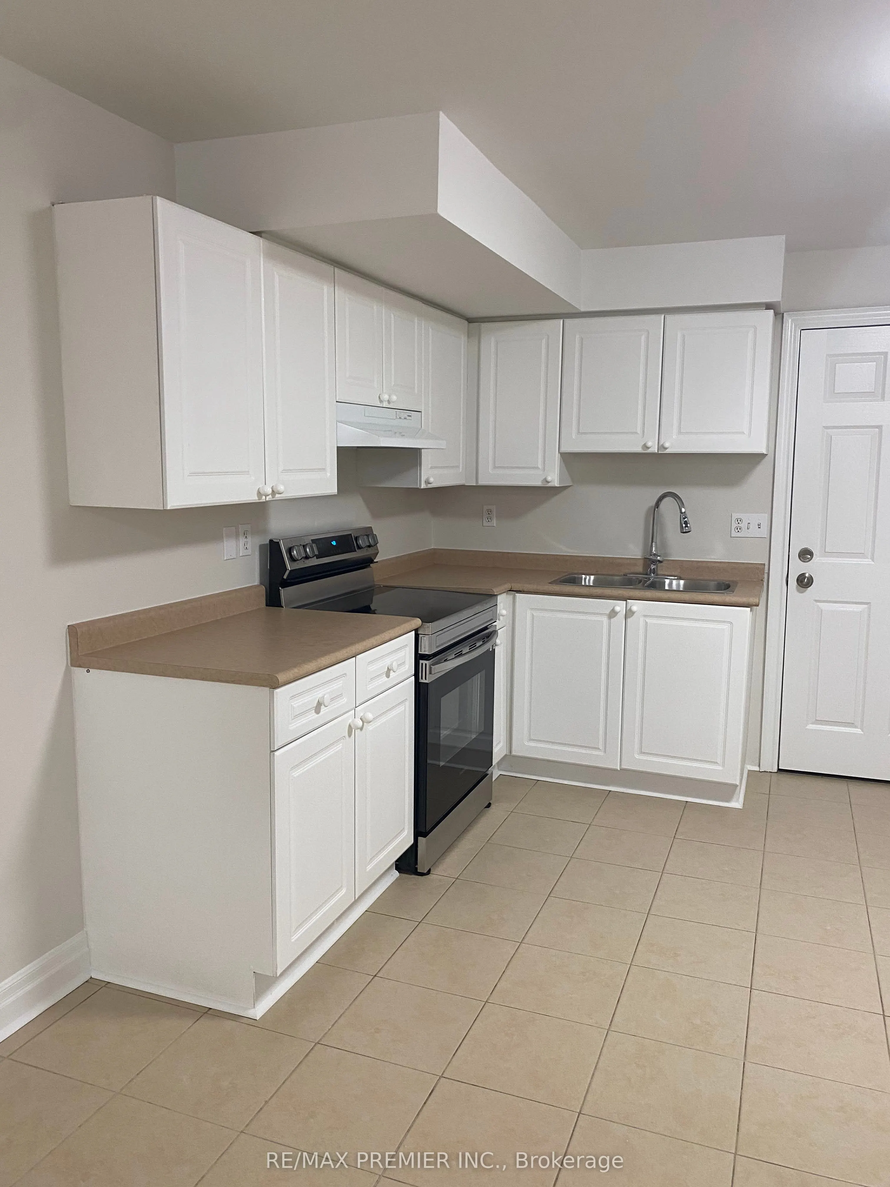 34 Algarve Crescent, #Basement