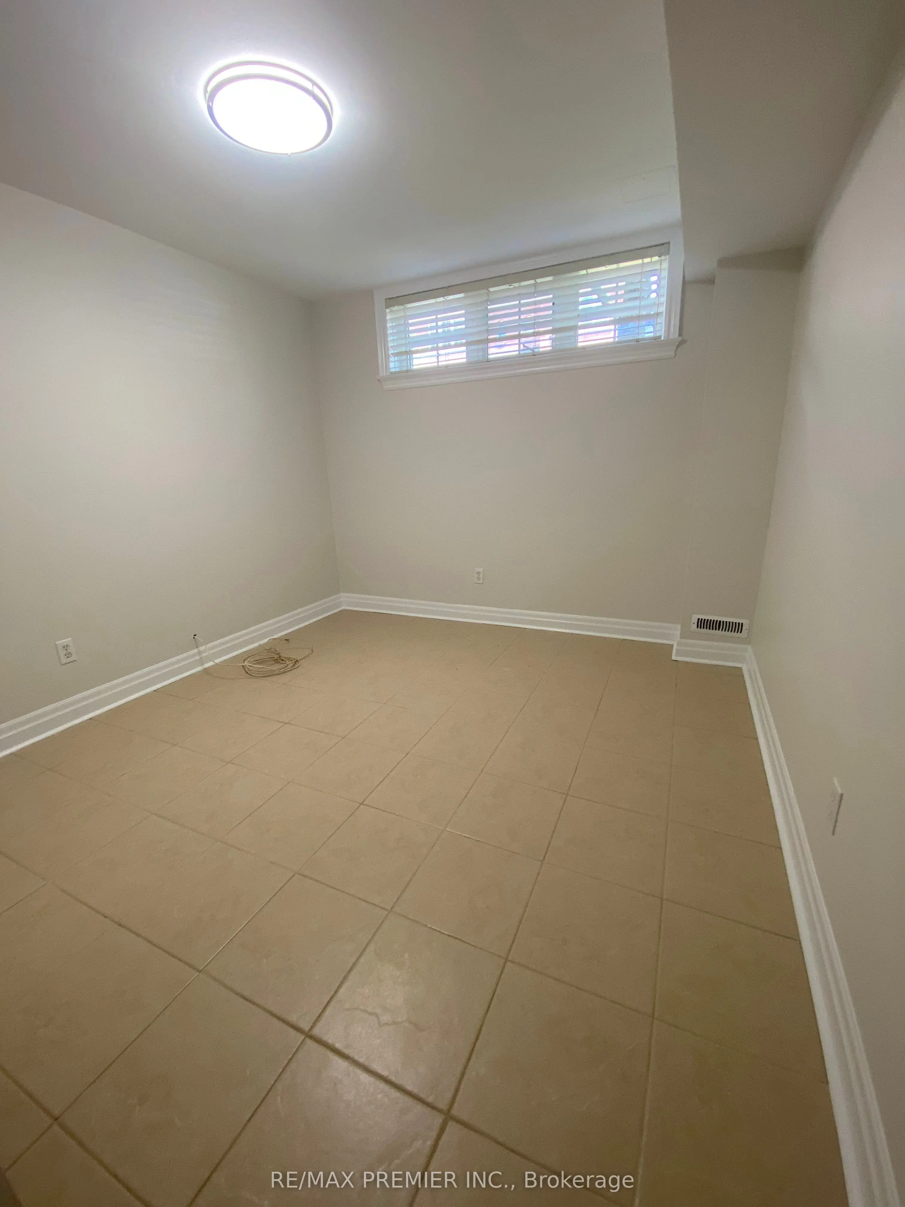 34 Algarve Crescent, #Basement