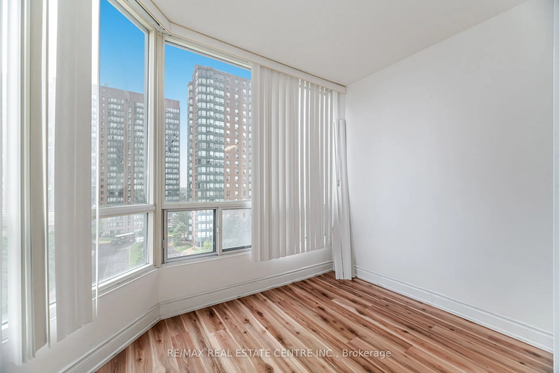 115 Hillcrest Avenue, #811