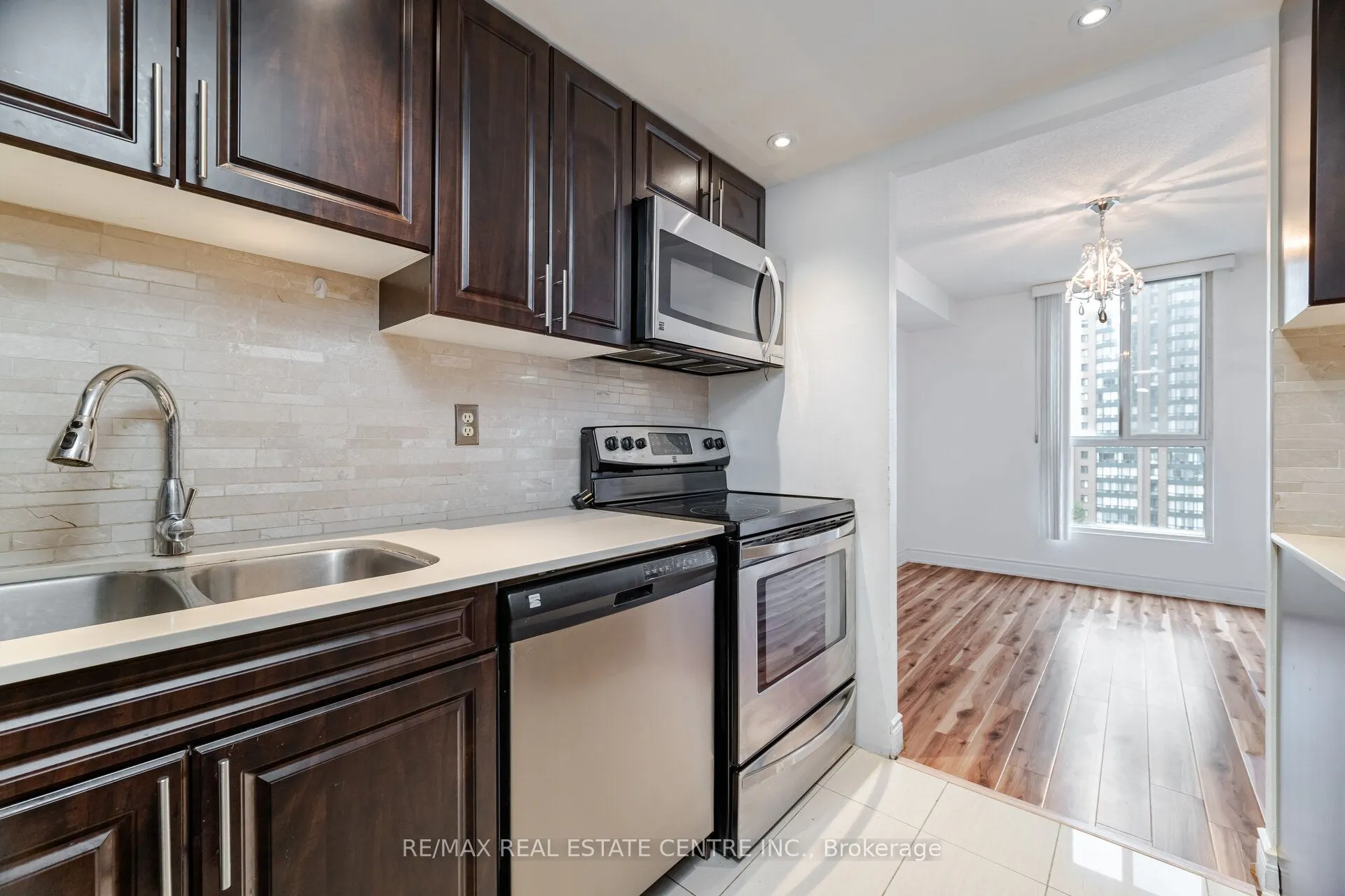 115 Hillcrest Avenue, #811