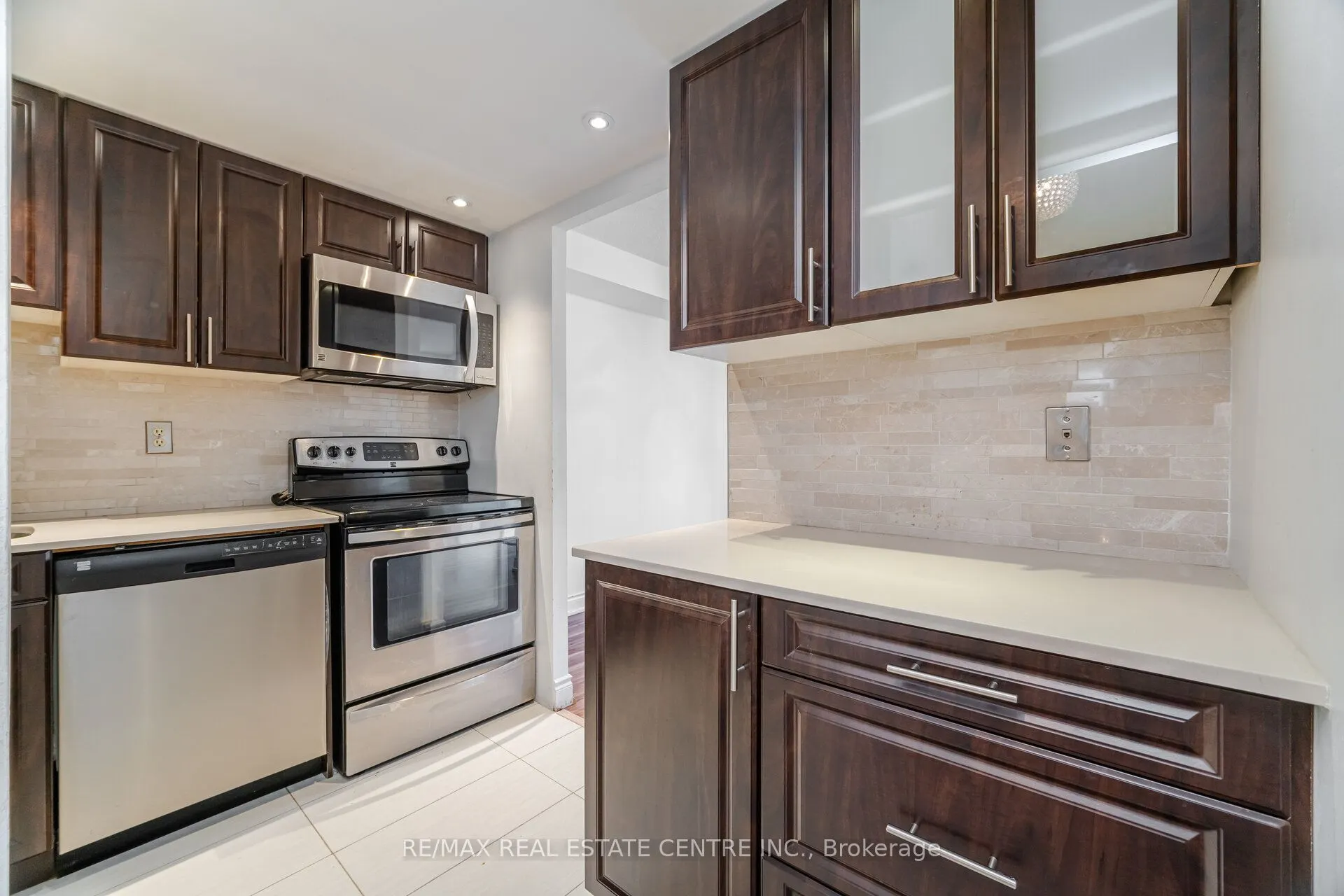 115 Hillcrest Avenue, #811
