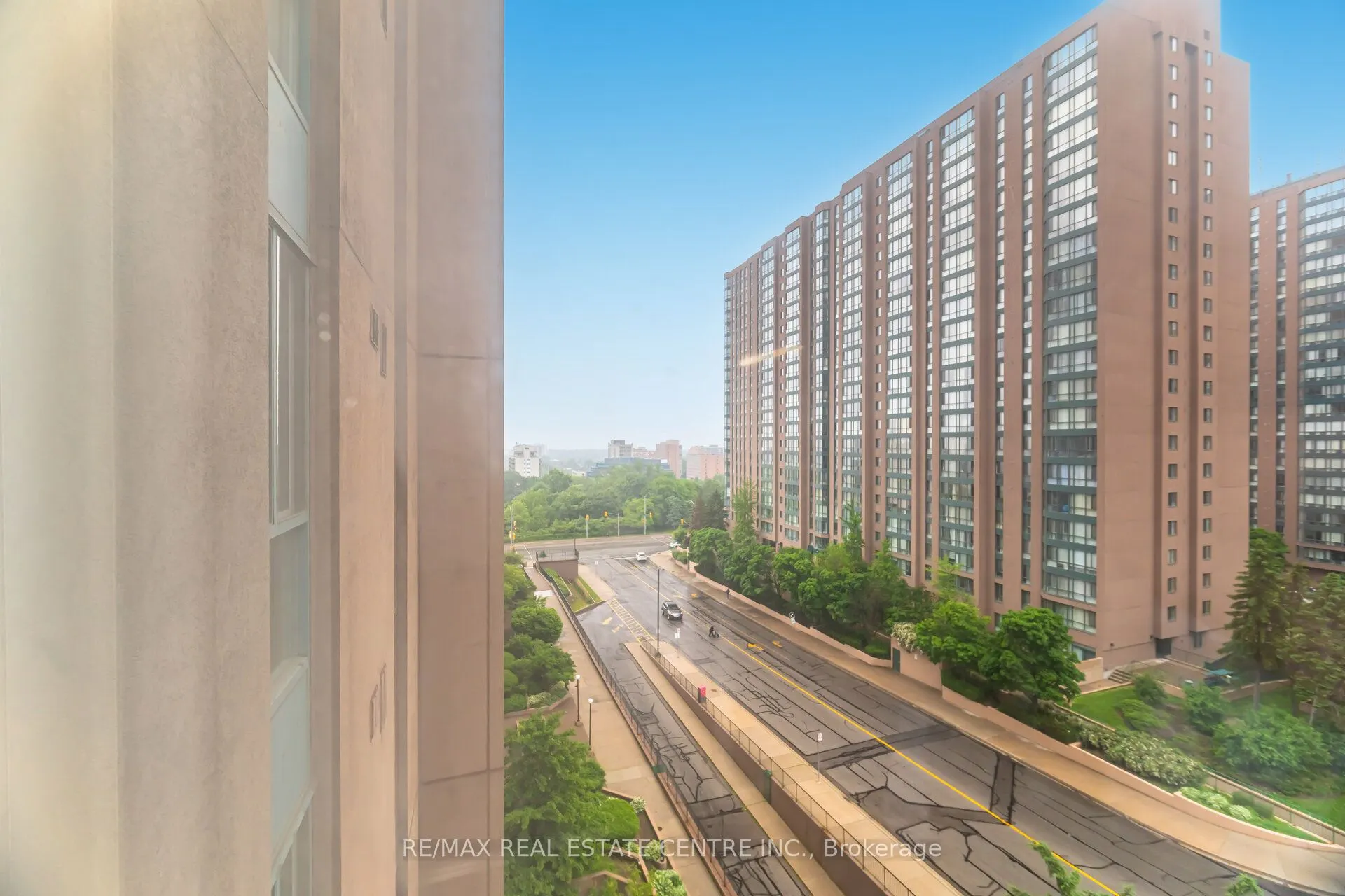 115 Hillcrest Avenue, #811