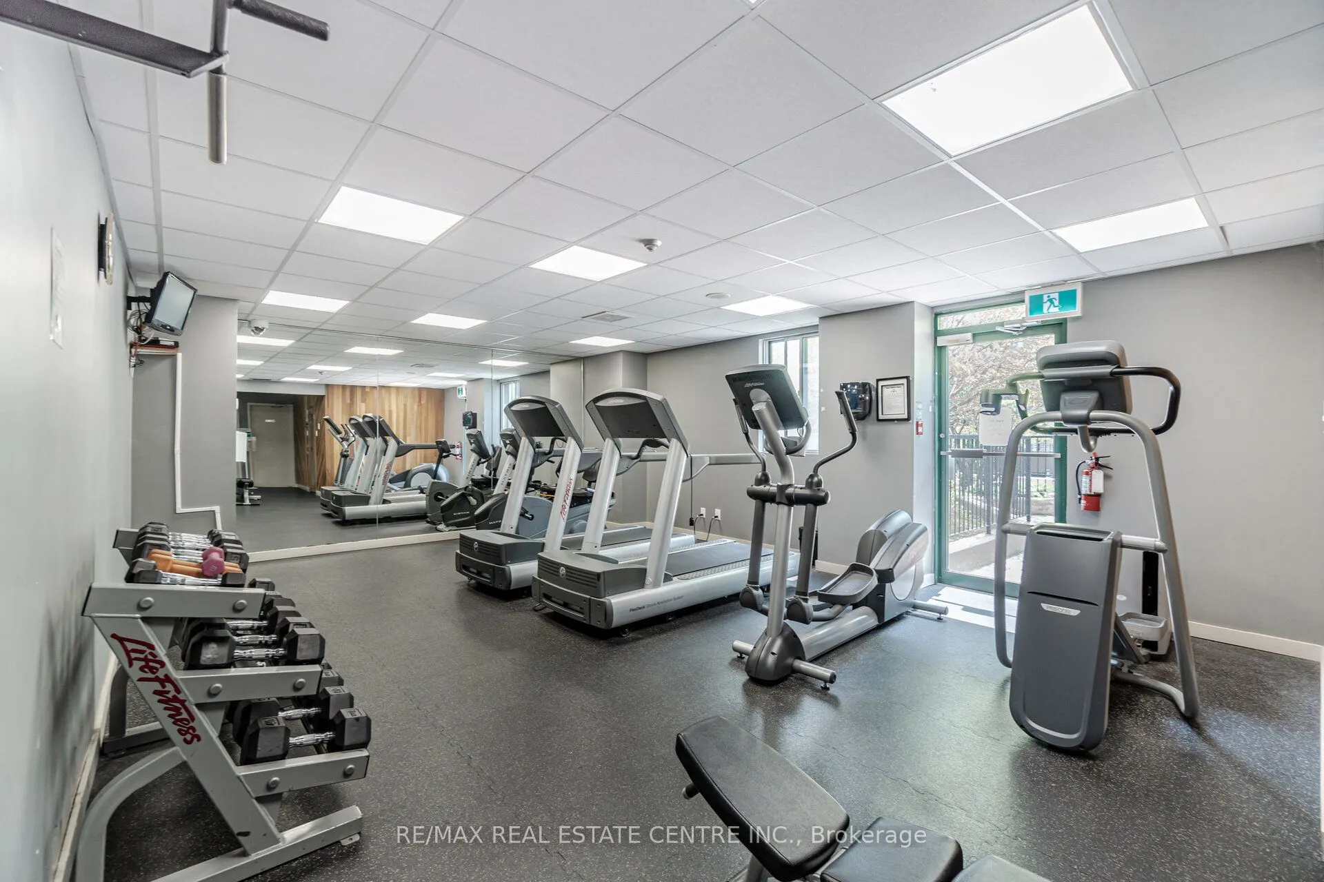 115 Hillcrest Avenue, #811