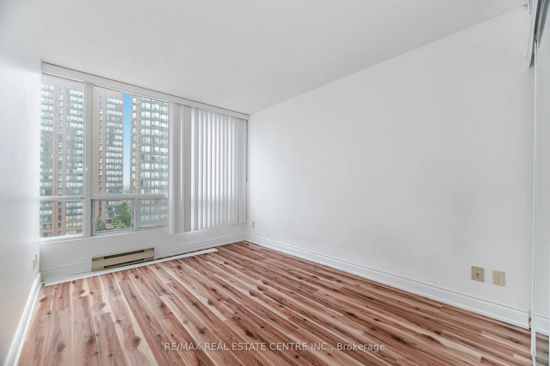 115 Hillcrest Avenue, #811