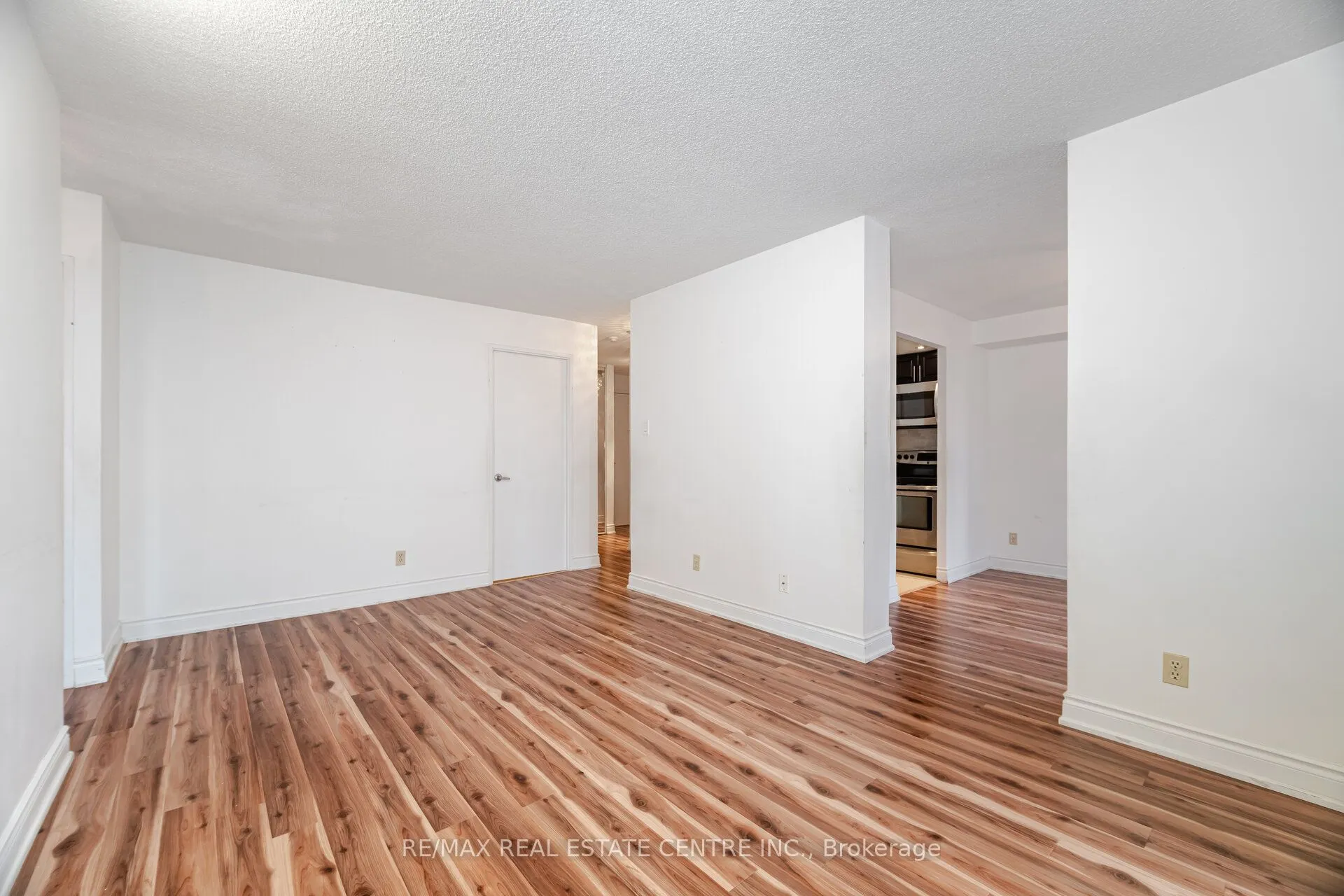 115 Hillcrest Avenue, #811