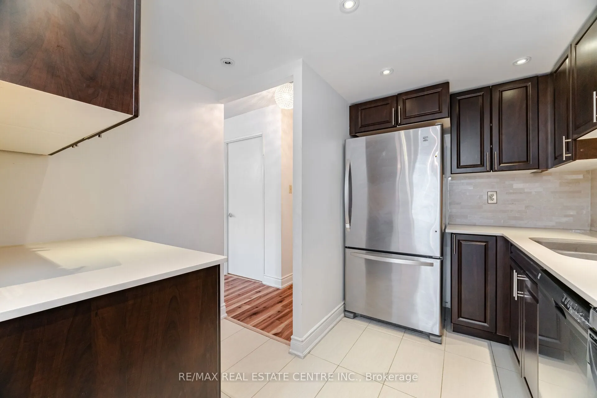 115 Hillcrest Avenue, #811