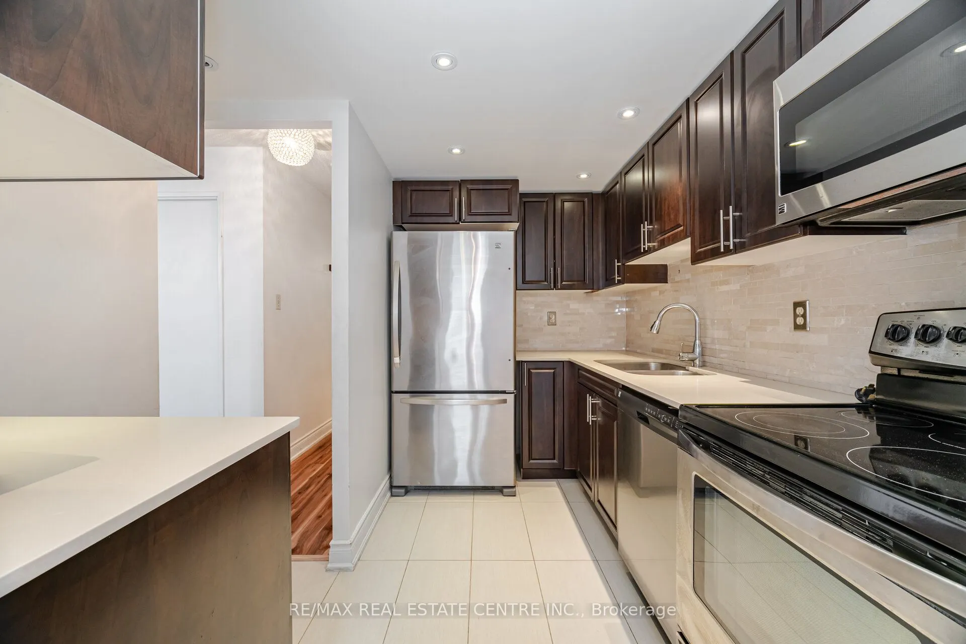 115 Hillcrest Avenue, #811