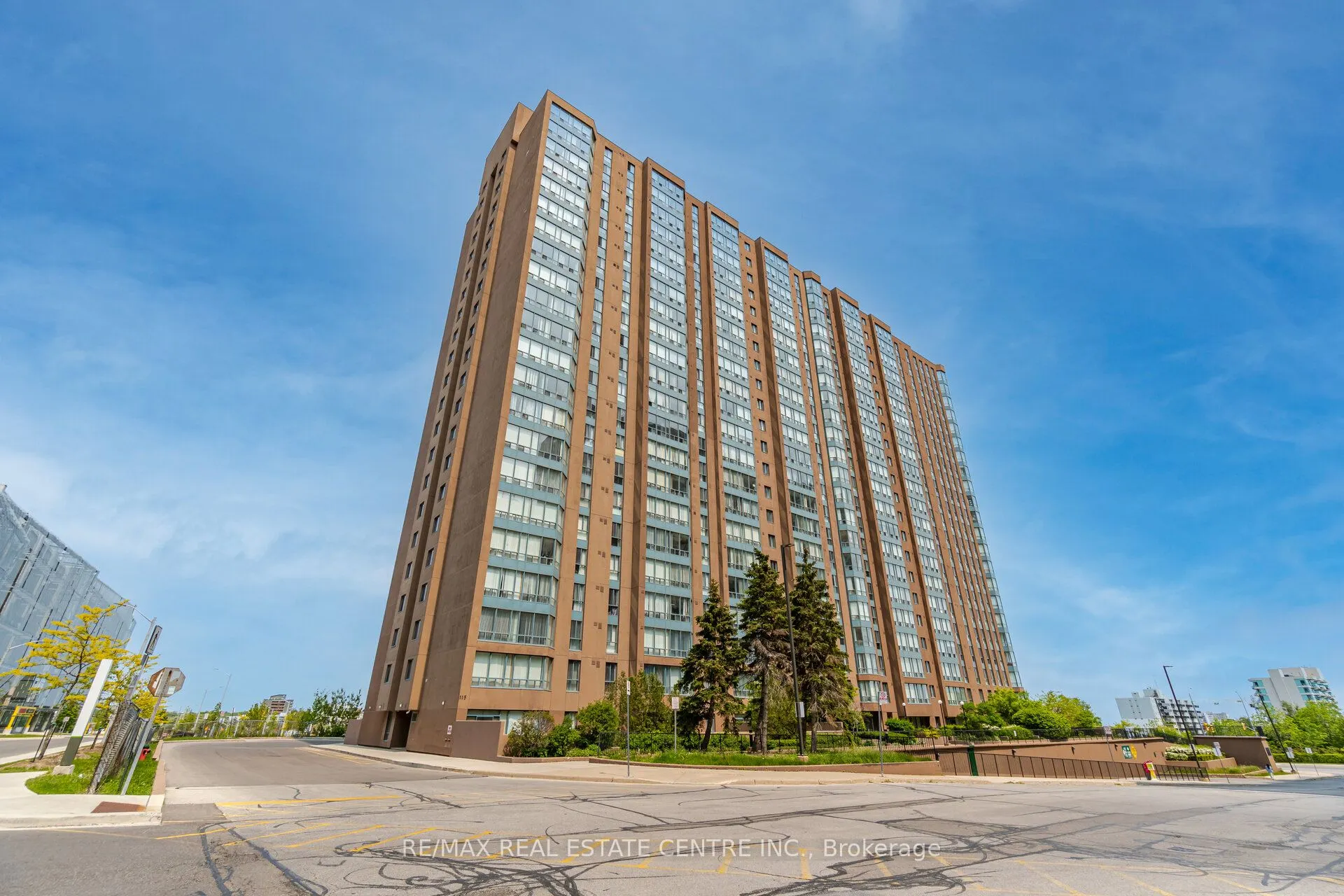 115 Hillcrest Avenue, #811