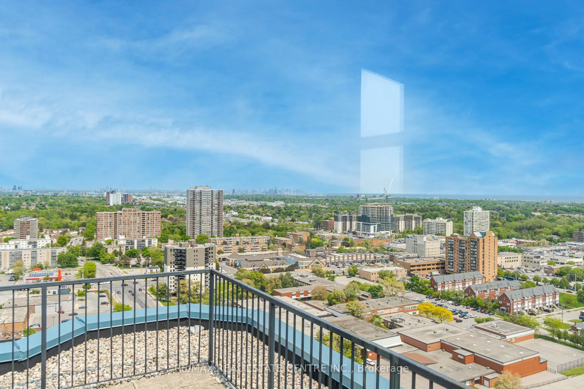115 Hillcrest Avenue, #811