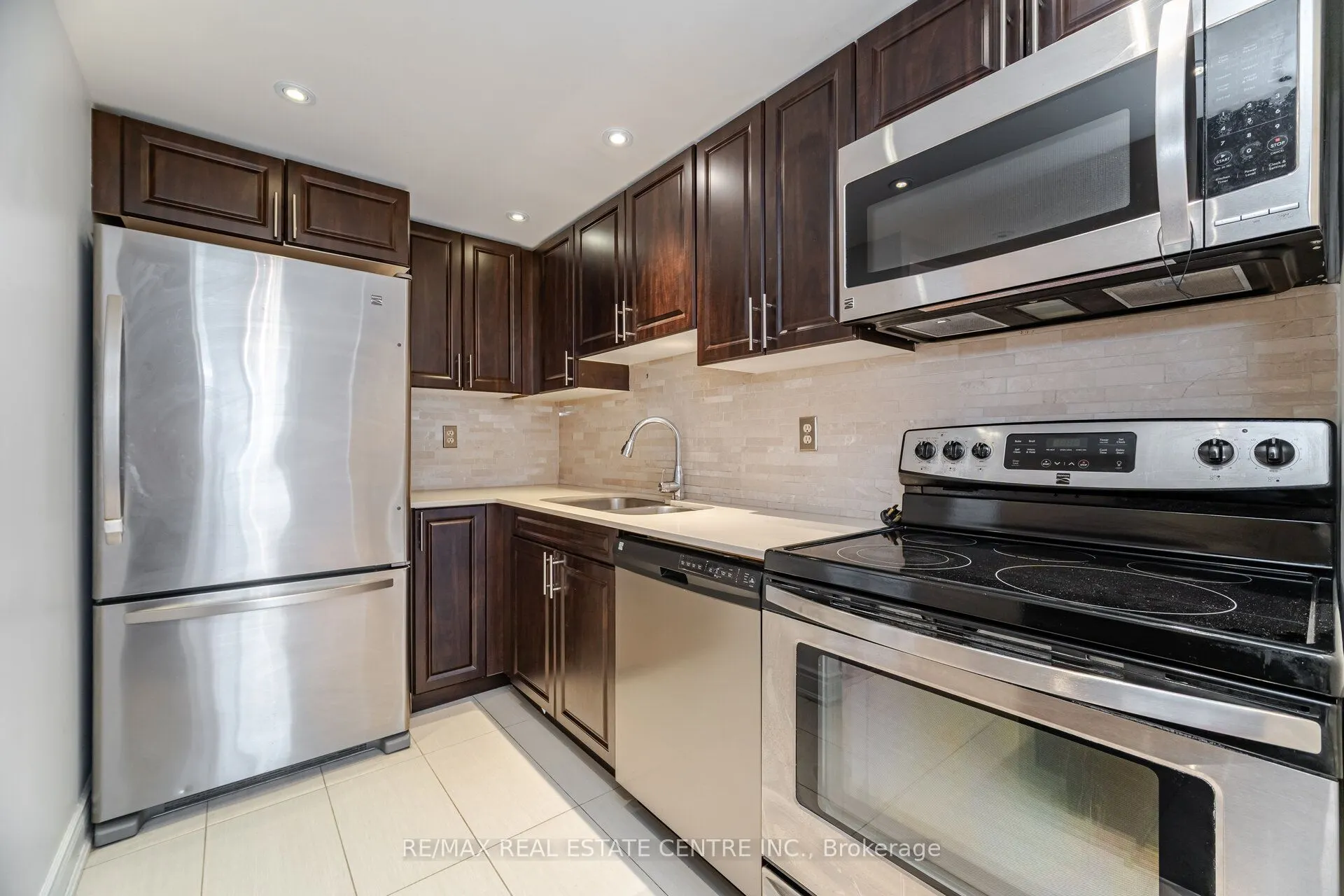115 Hillcrest Avenue, #811