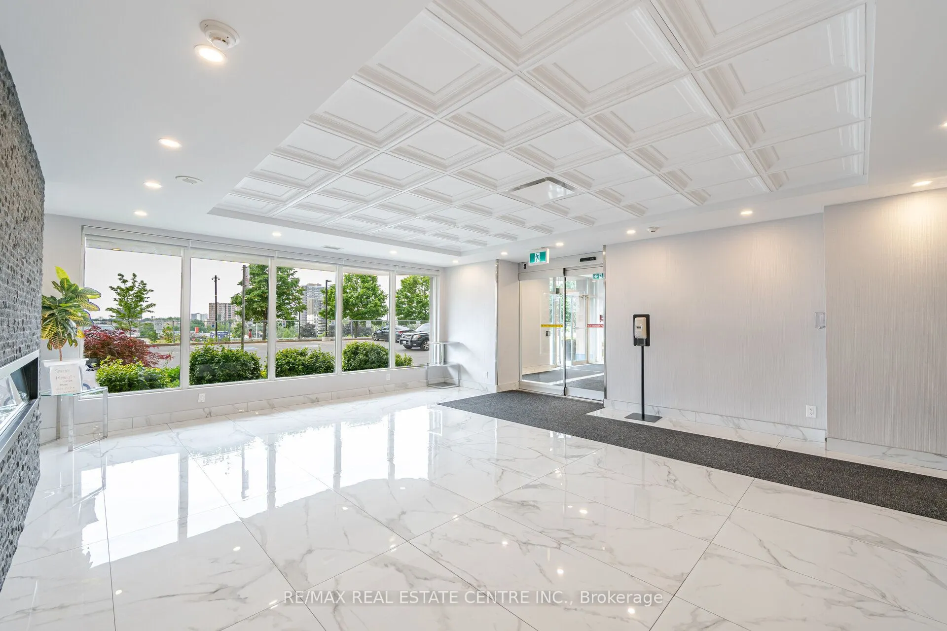 115 Hillcrest Avenue, #811