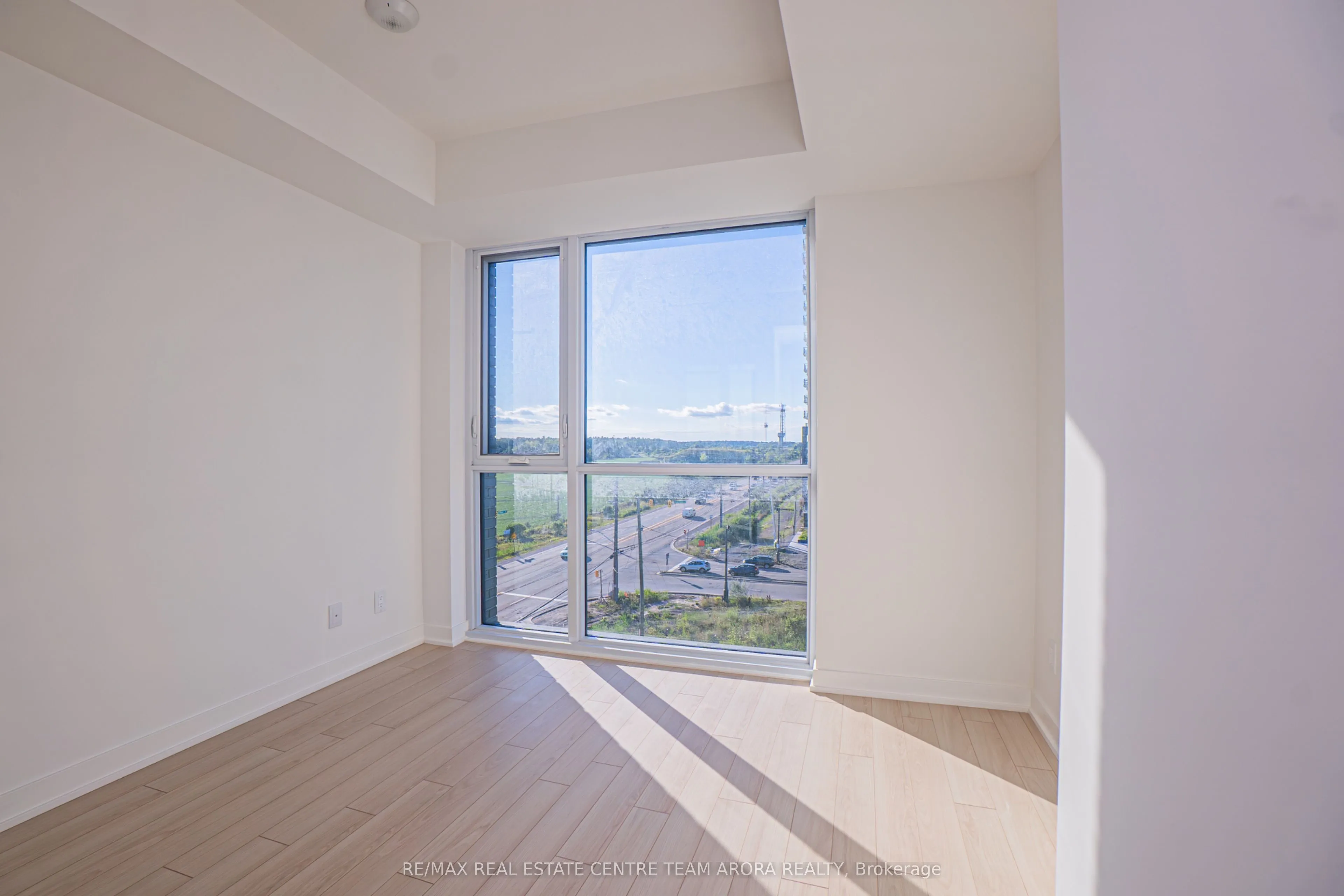 3079 Trafalgar Road, #605