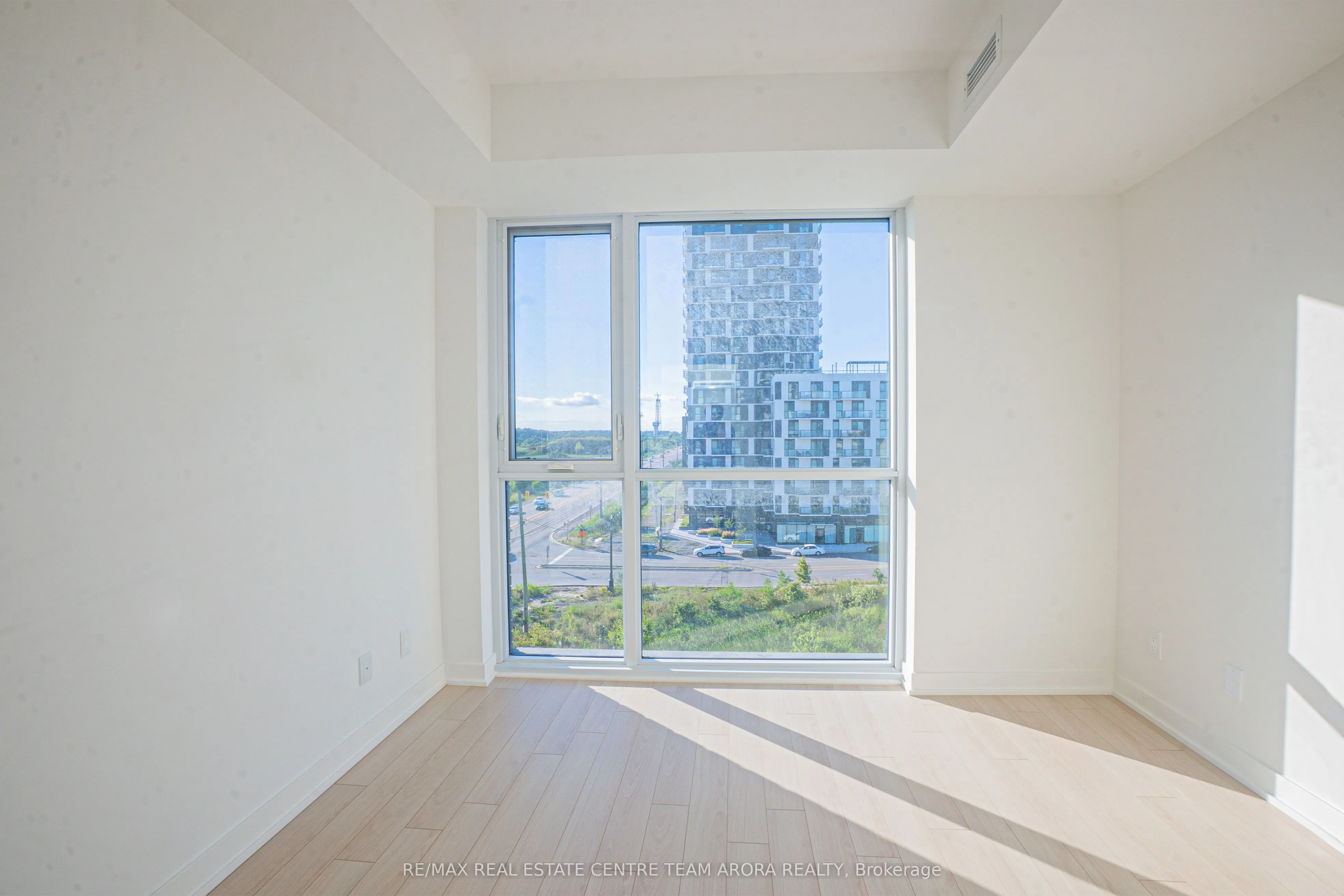 3079 Trafalgar Road, #605