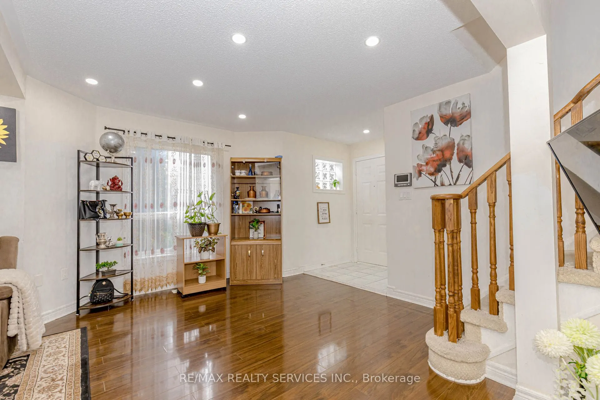32 Pressed Brick Drive