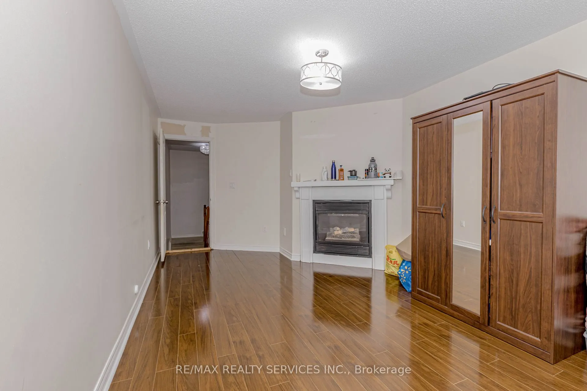 32 Pressed Brick Drive