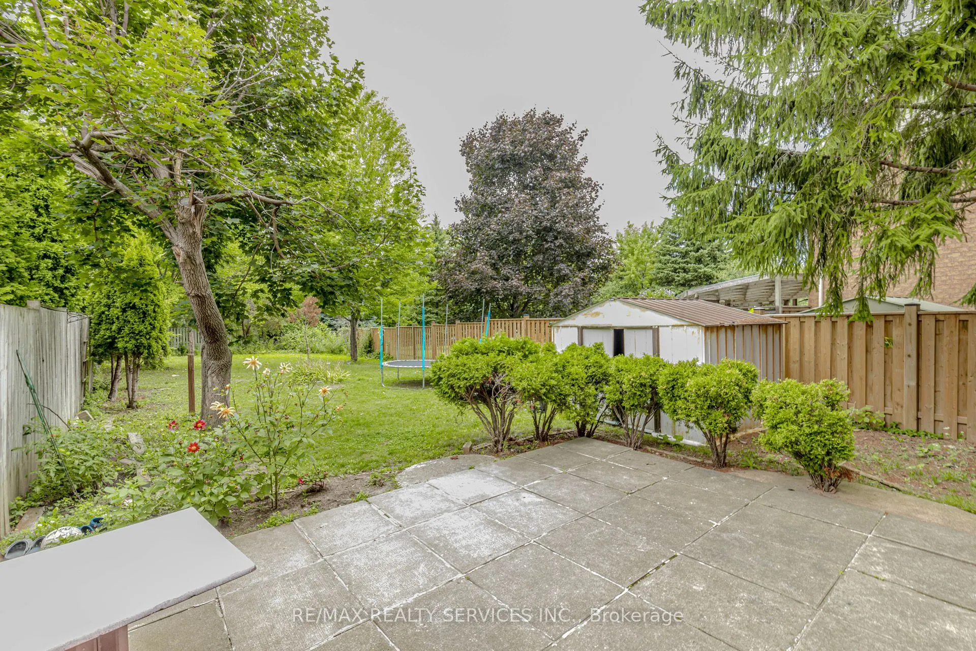 32 Pressed Brick Drive