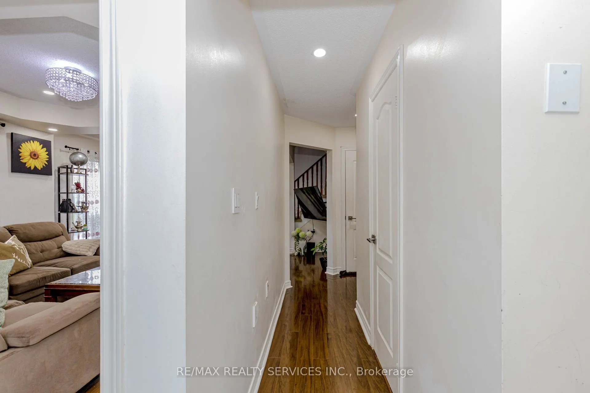 32 Pressed Brick Drive
