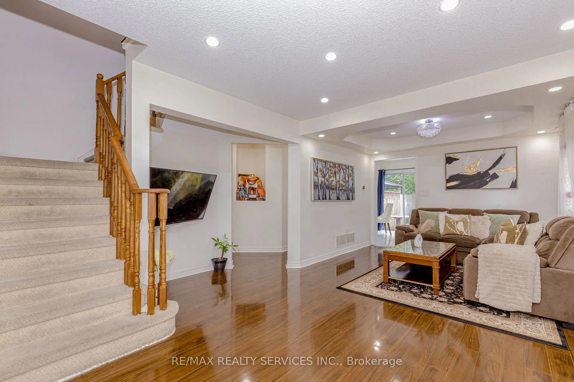 32 Pressed Brick Drive