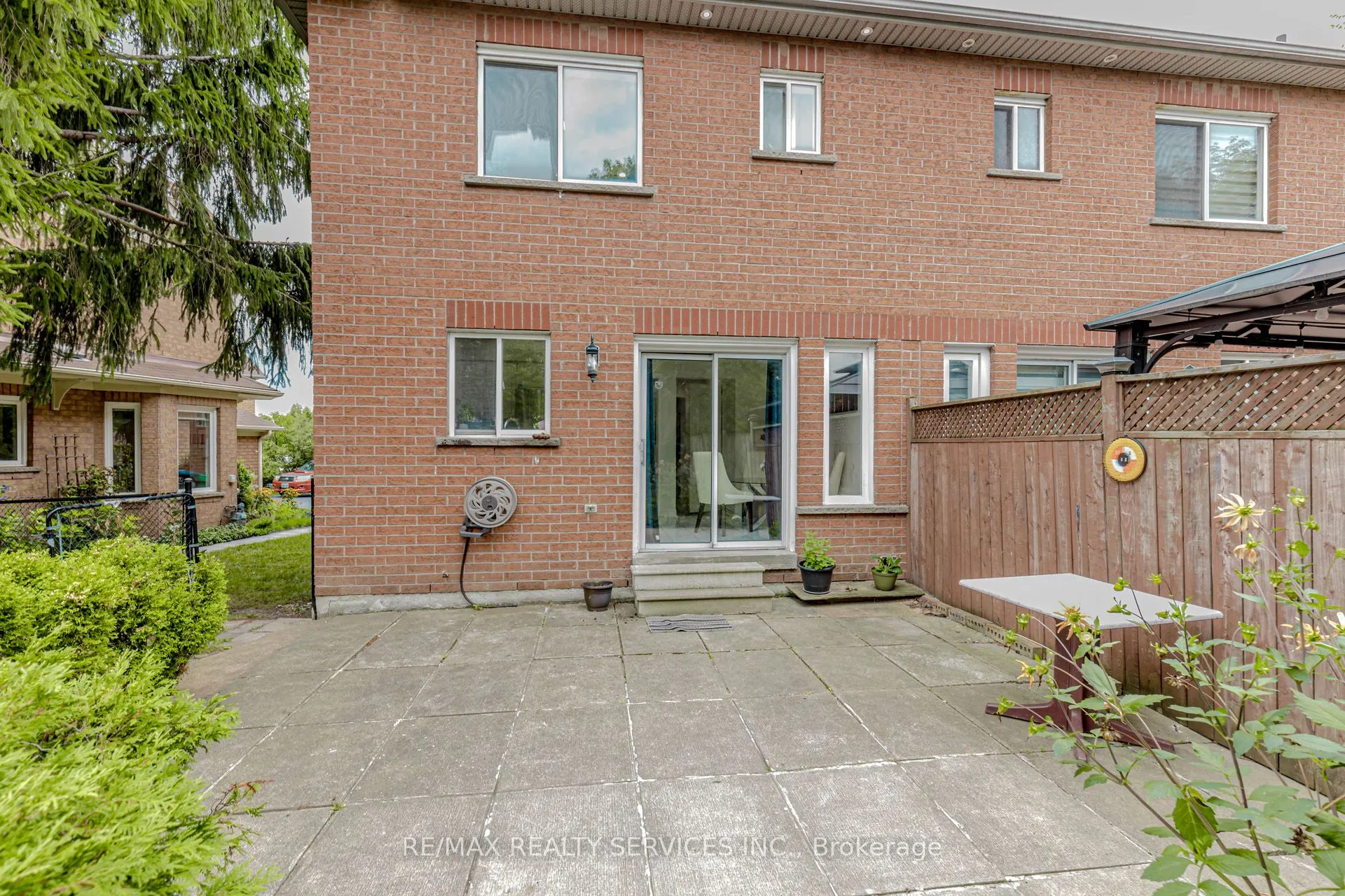 32 Pressed Brick Drive