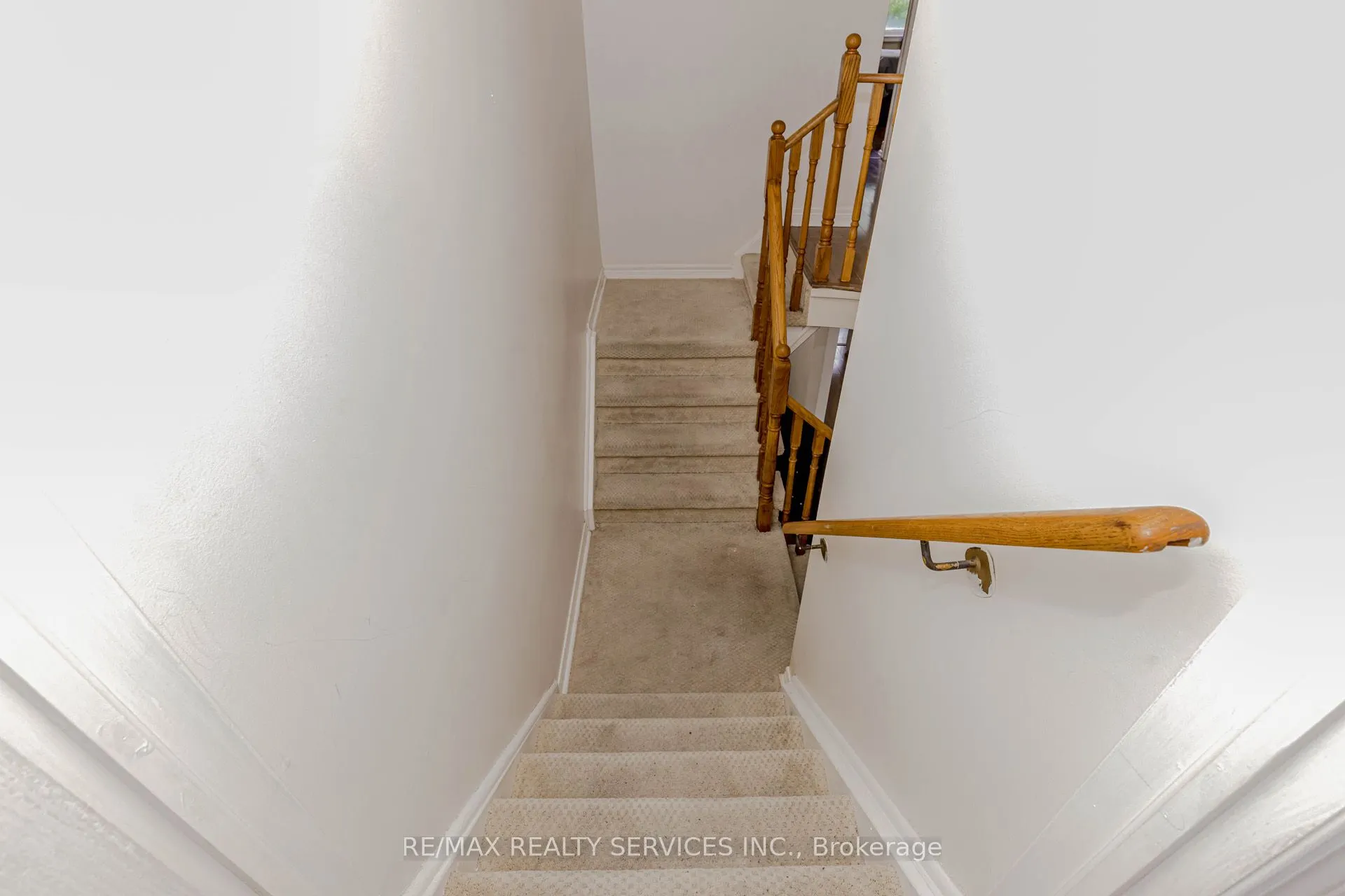 32 Pressed Brick Drive