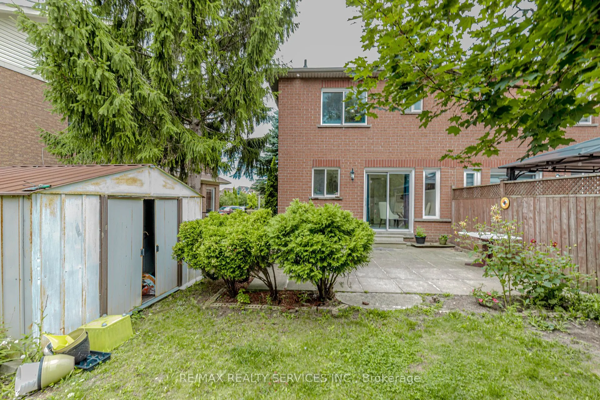 32 Pressed Brick Drive