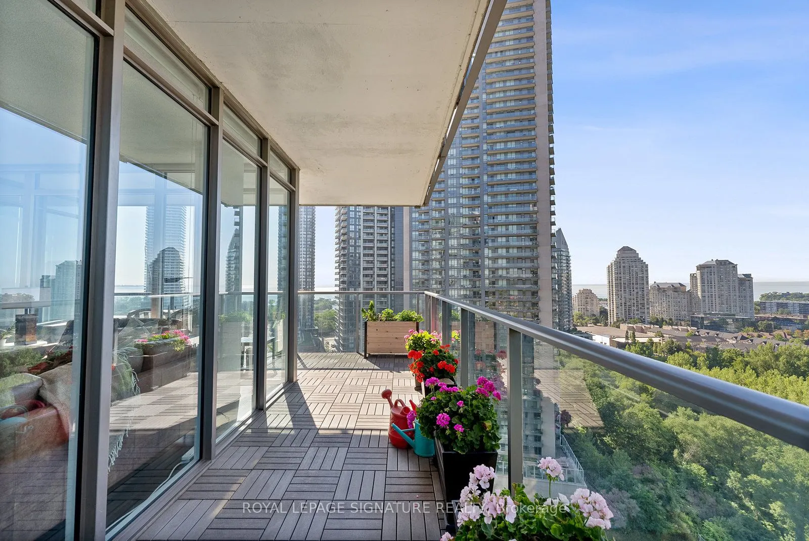 90 Park Lawn Road, #2005