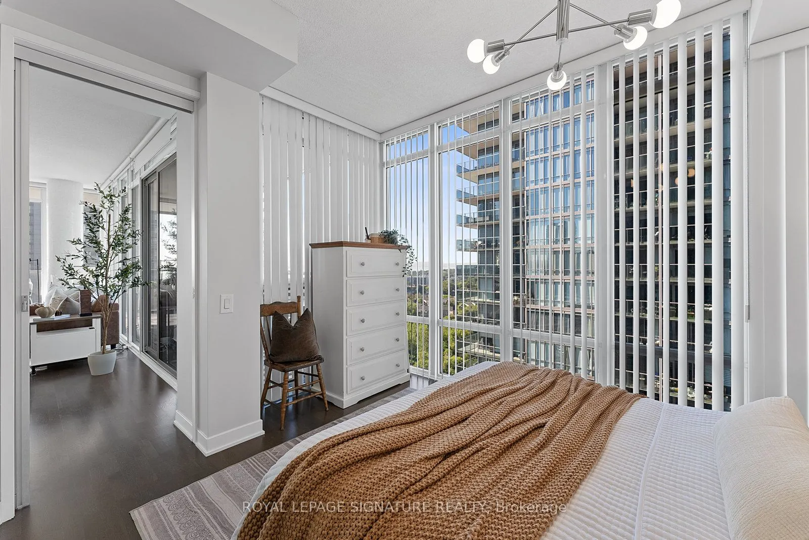 90 Park Lawn Road, #2005