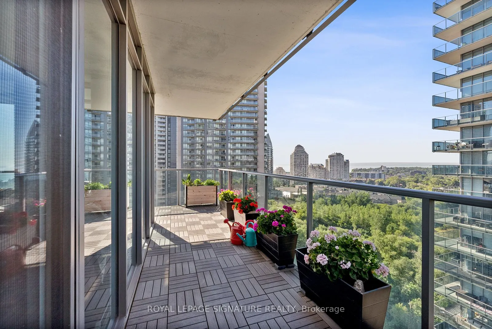 90 Park Lawn Road, #2005