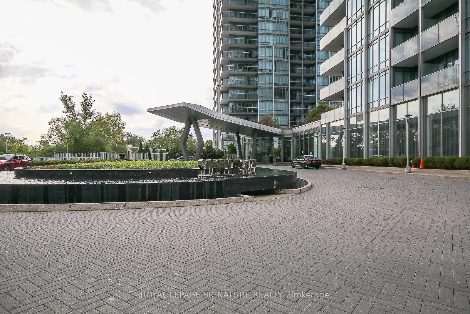 90 Park Lawn Road, #2005