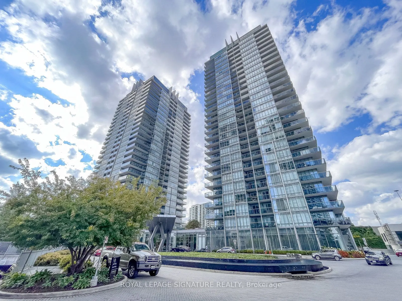 90 Park Lawn Road, #2005