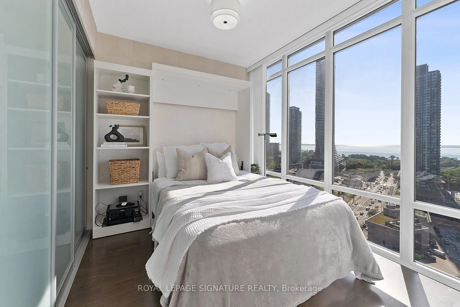 90 Park Lawn Road, #2005