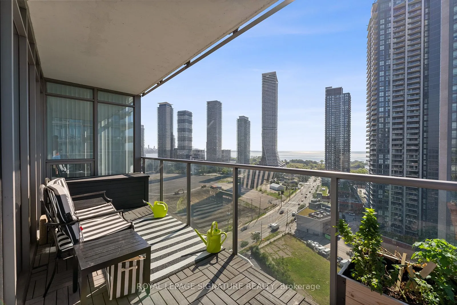 90 Park Lawn Road, #2005