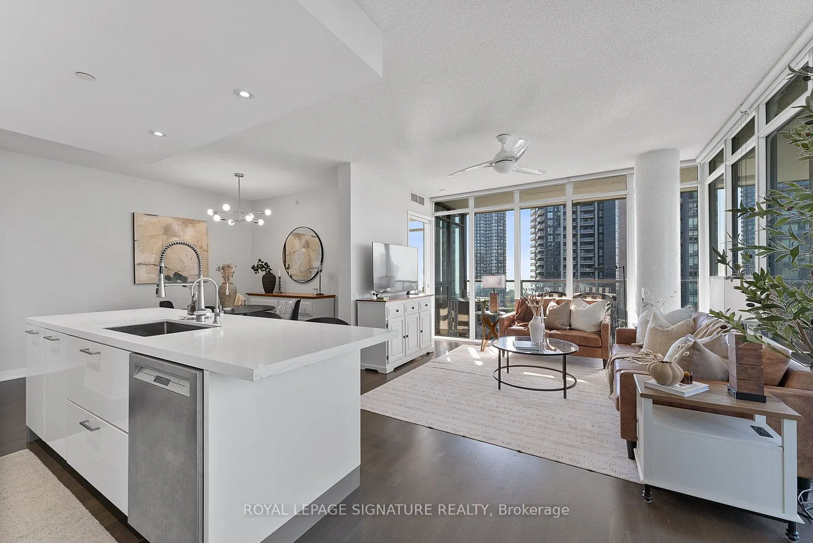 90 Park Lawn Road, #2005
