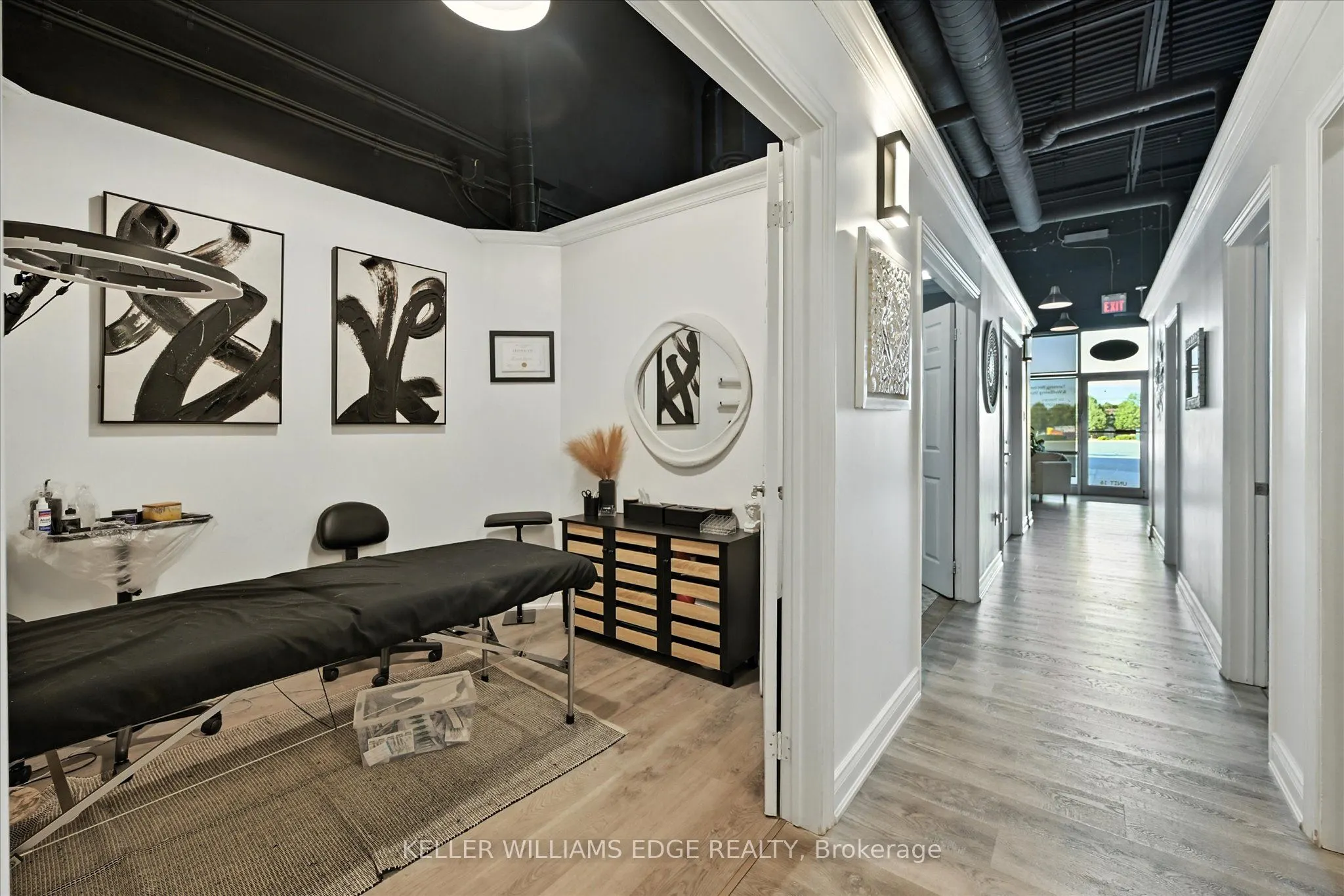 478 Dundas Street W, #16