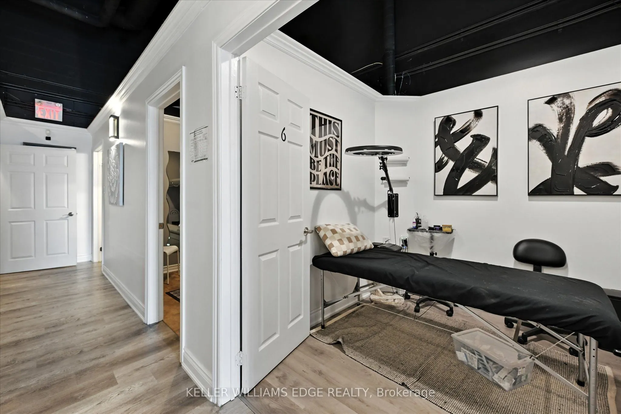 478 Dundas Street W, #16