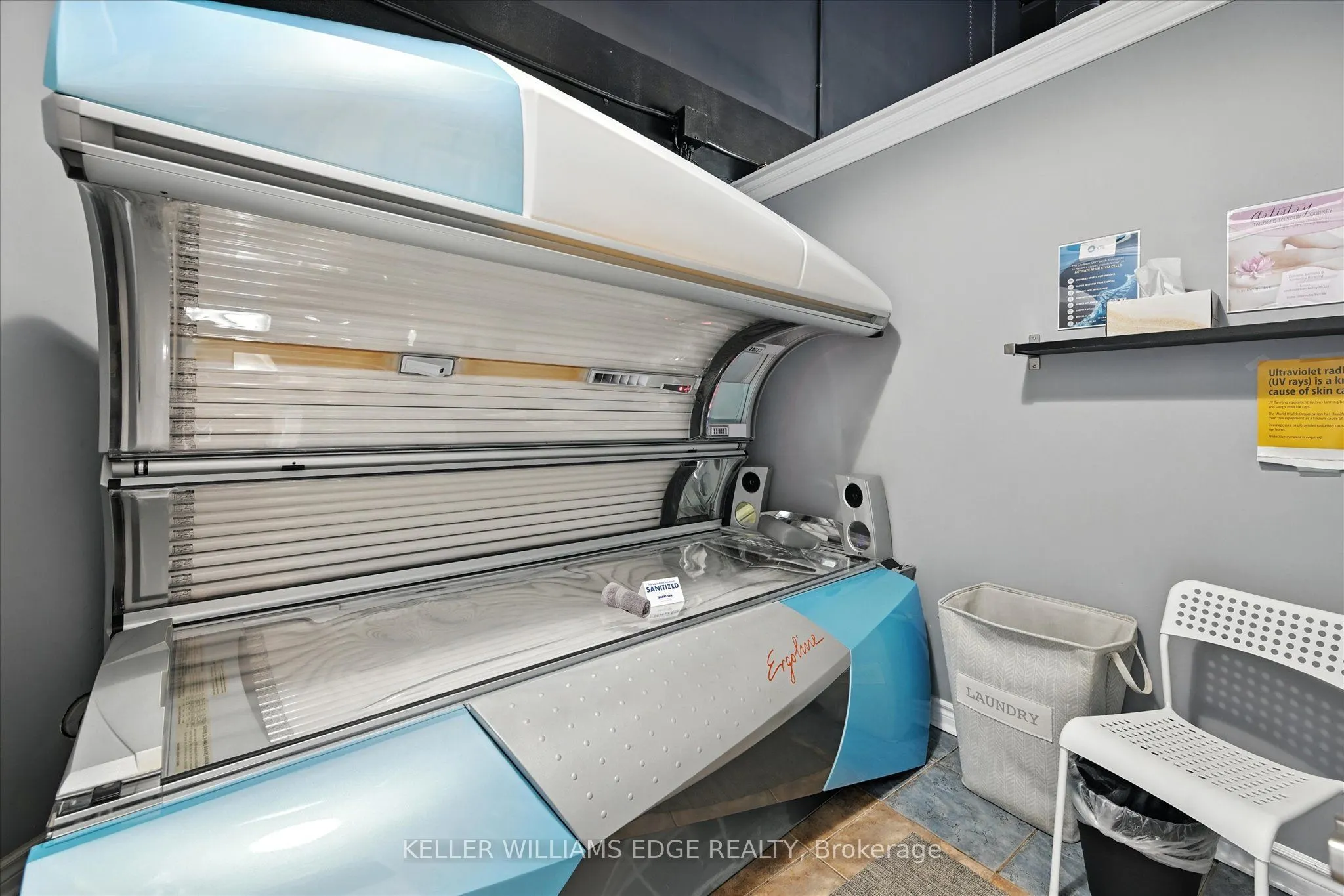 478 Dundas Street W, #16