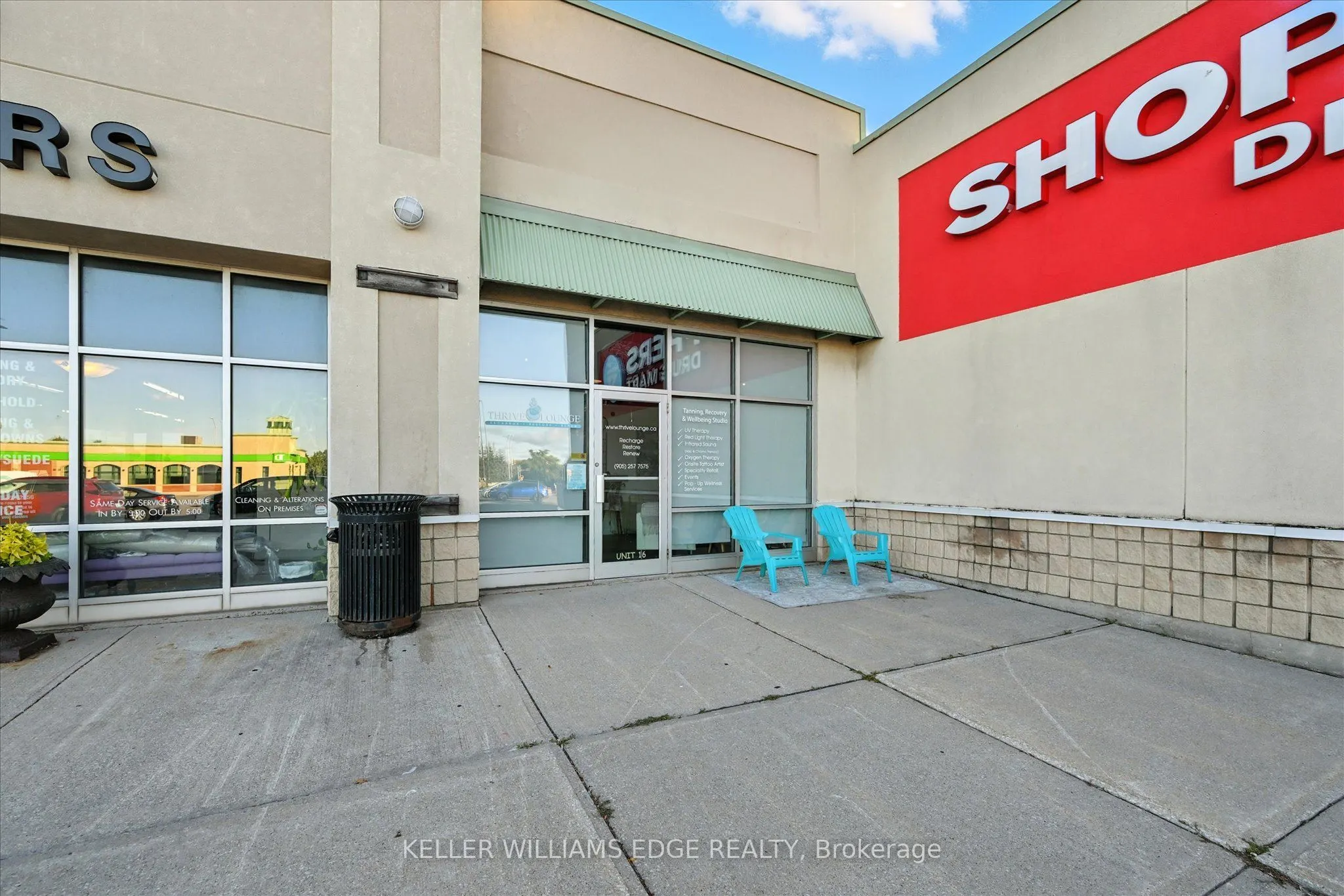 478 Dundas Street W, #16