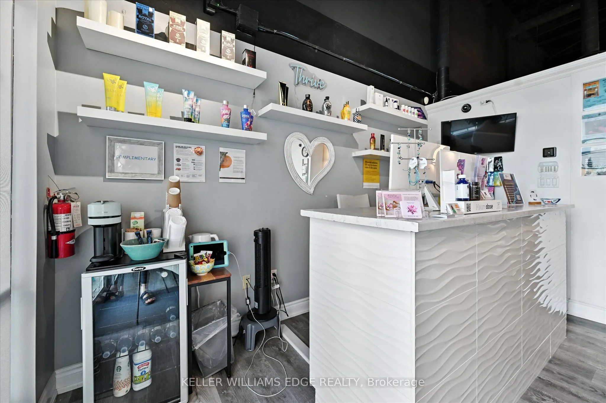 478 Dundas Street W, #16