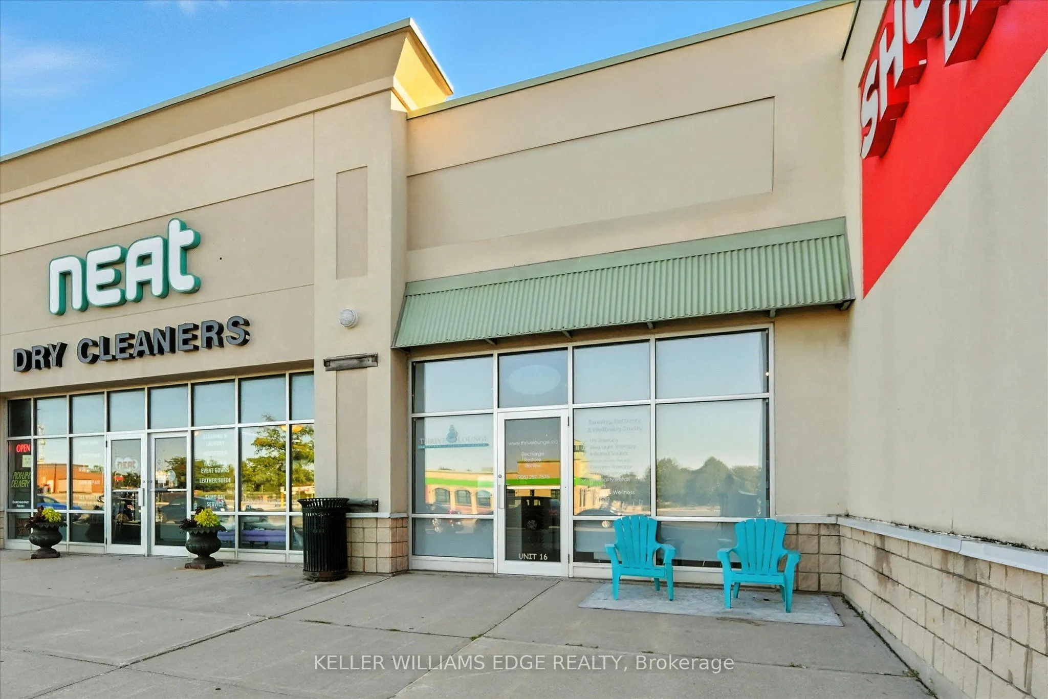 478 Dundas Street W, #16
