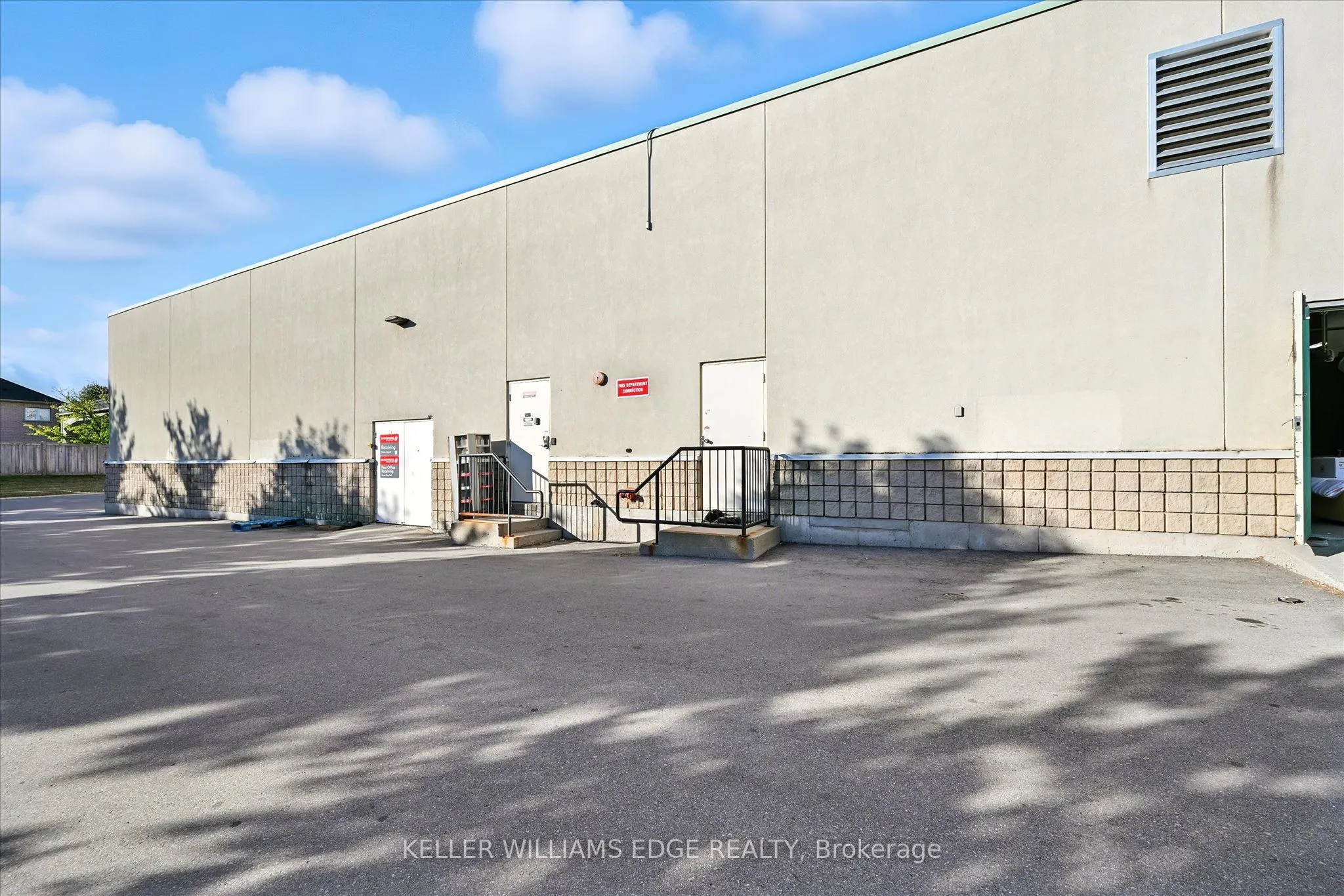 478 Dundas Street W, #16