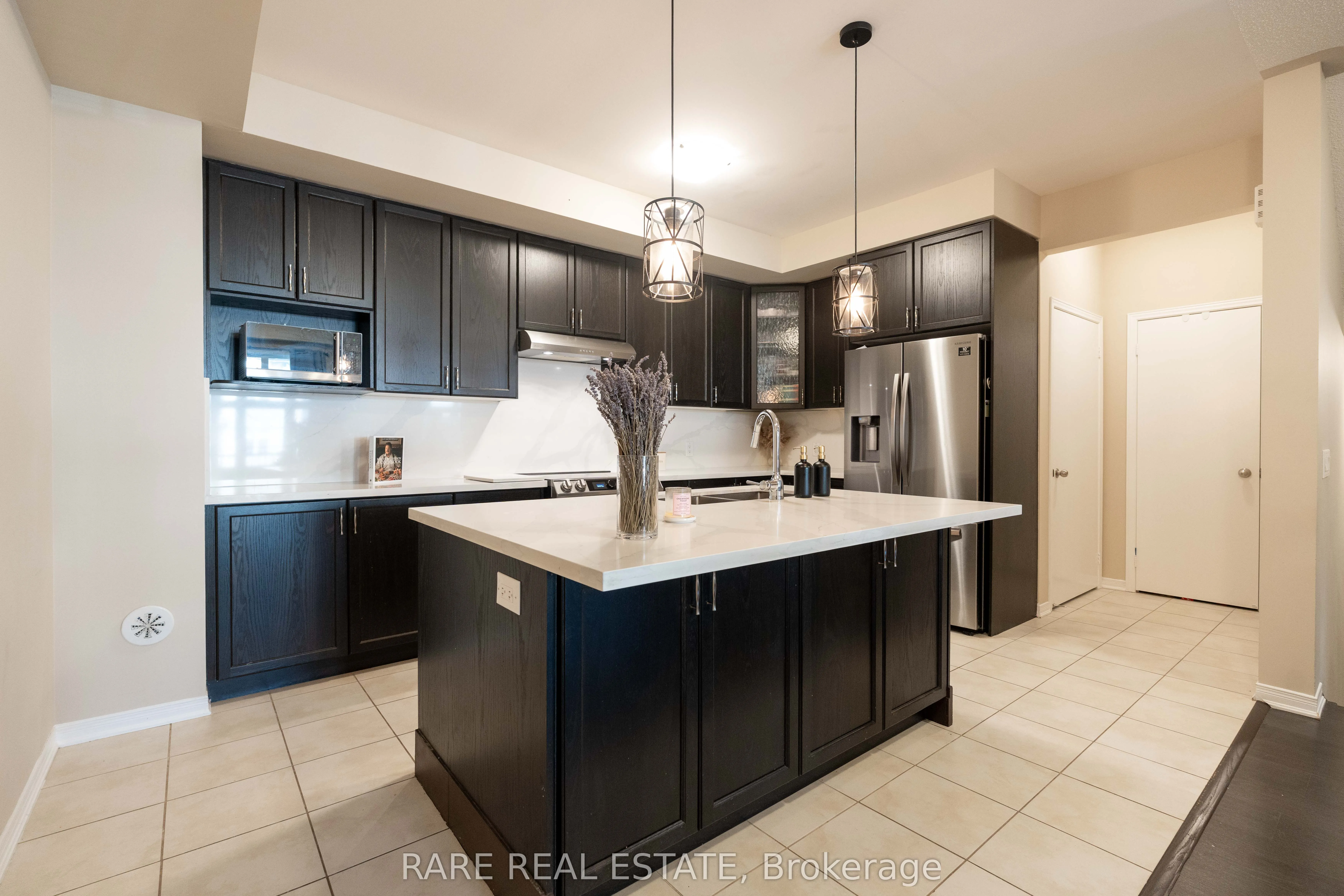 8 Lowes Hill Circle