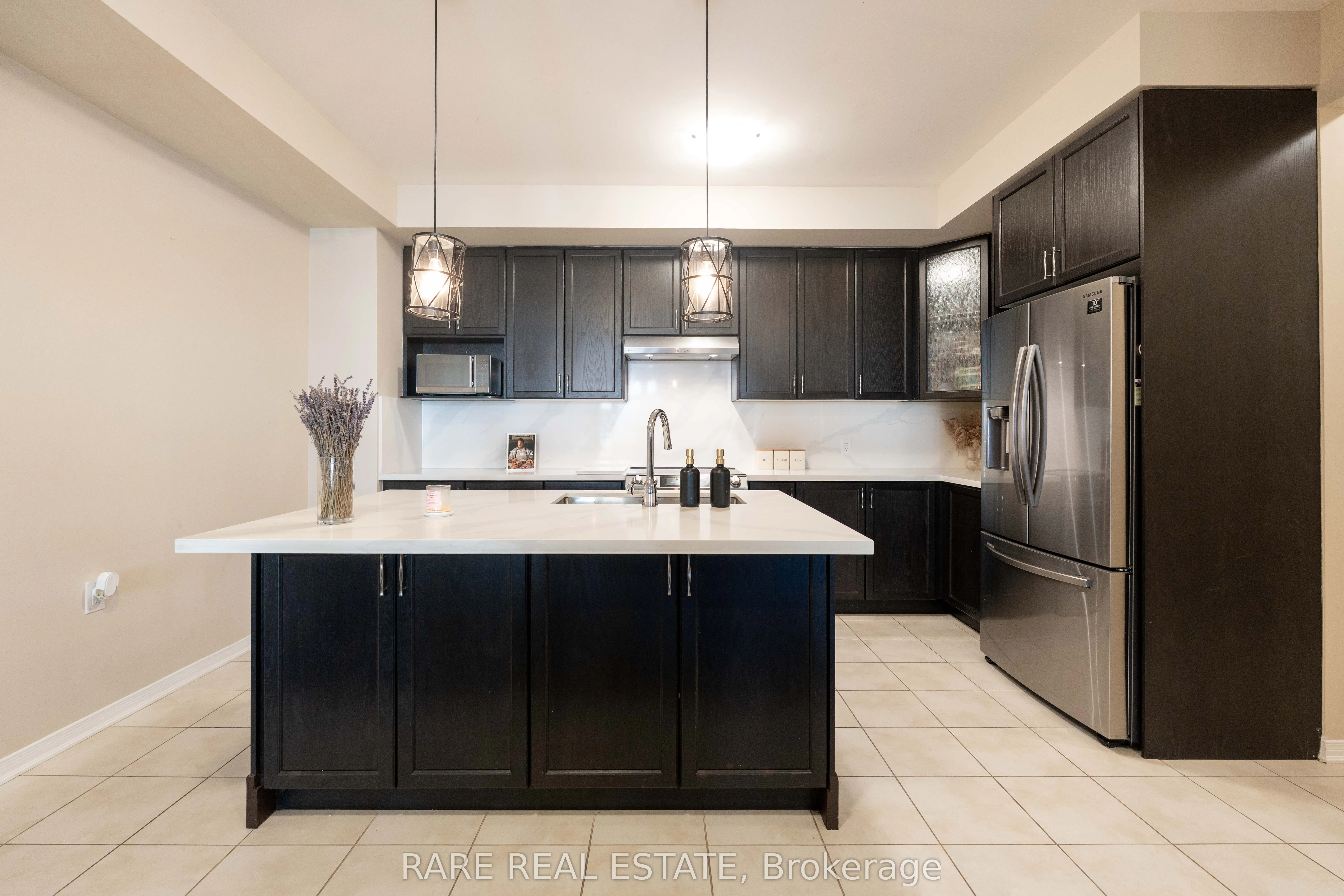 8 Lowes Hill Circle