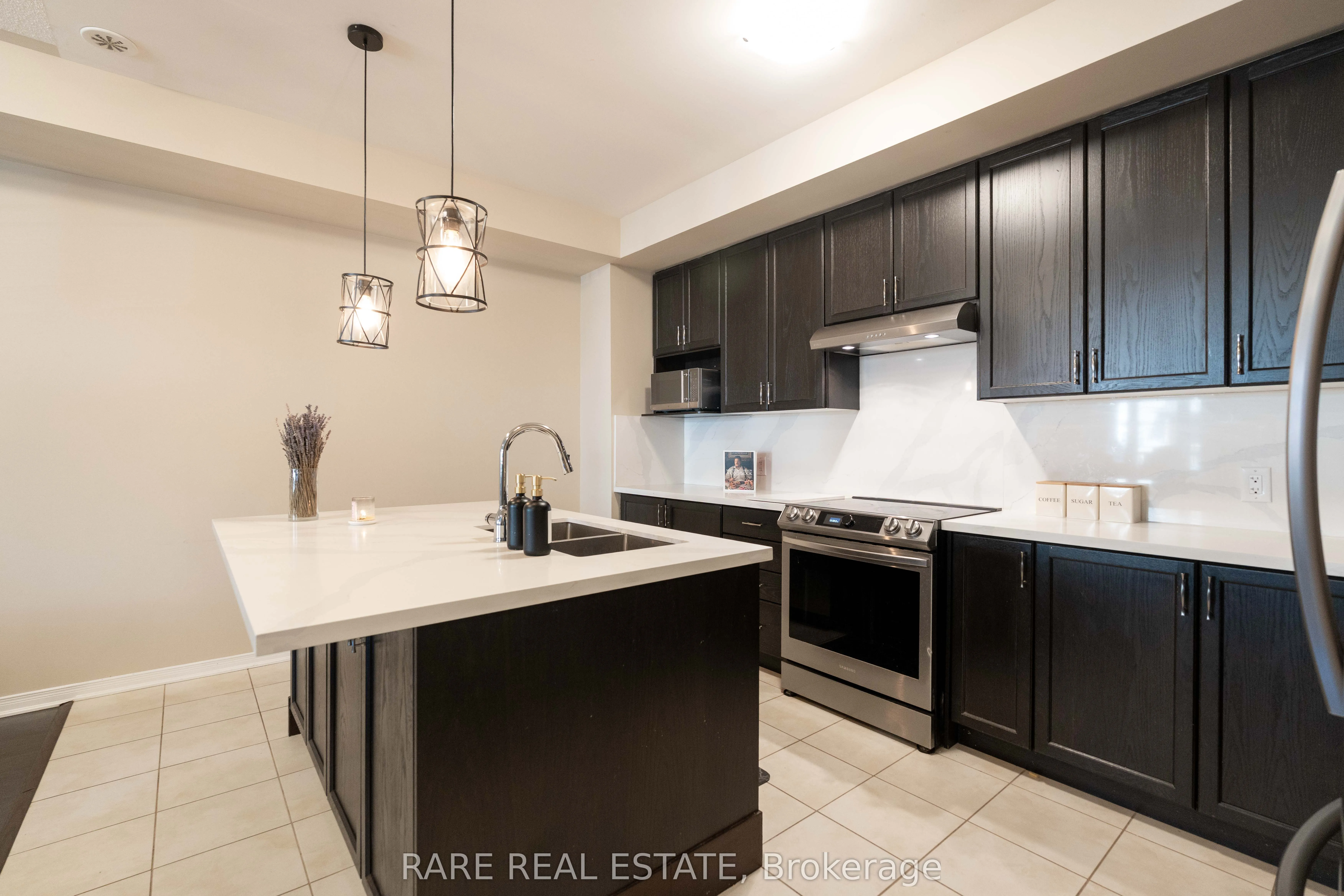8 Lowes Hill Circle