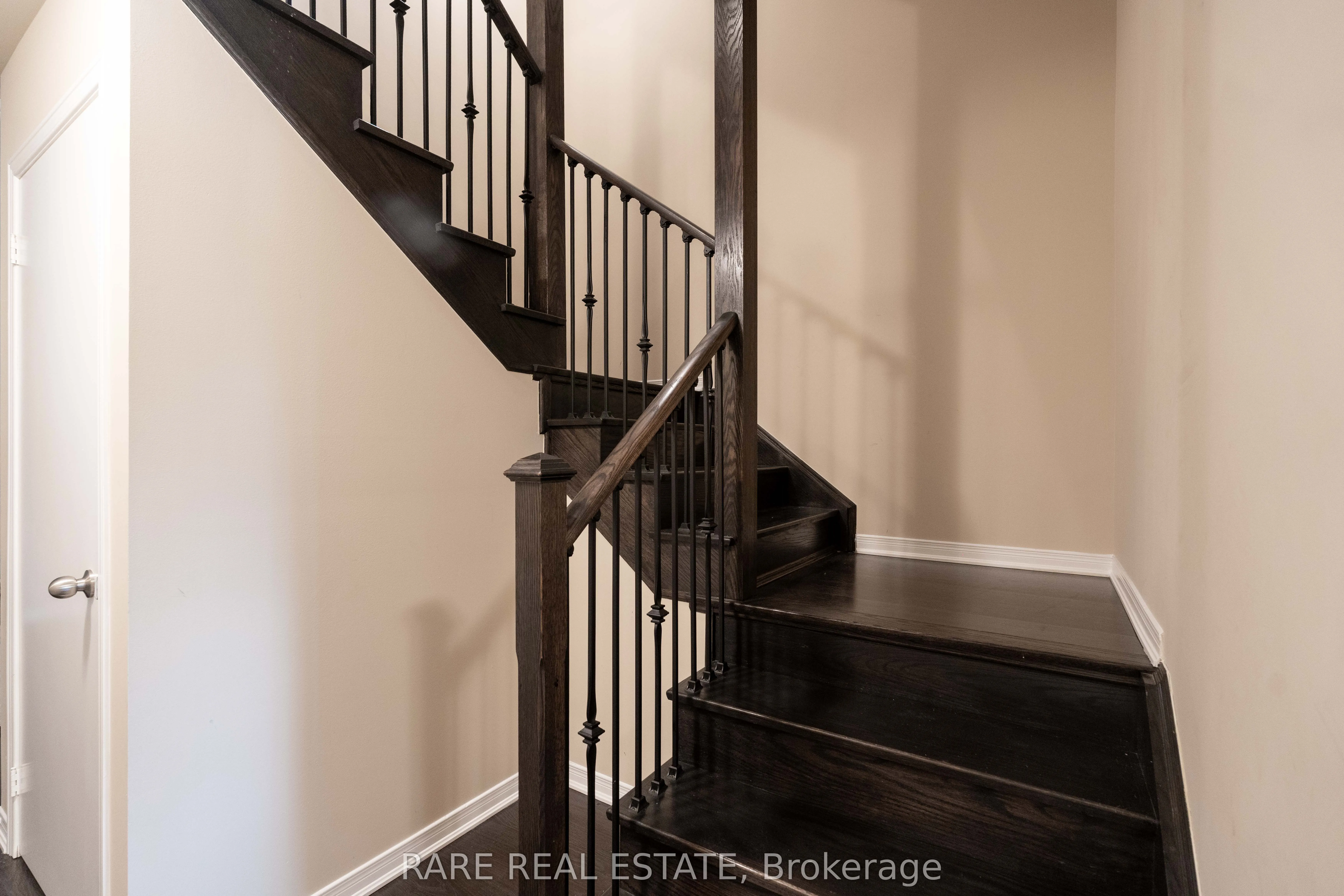 8 Lowes Hill Circle