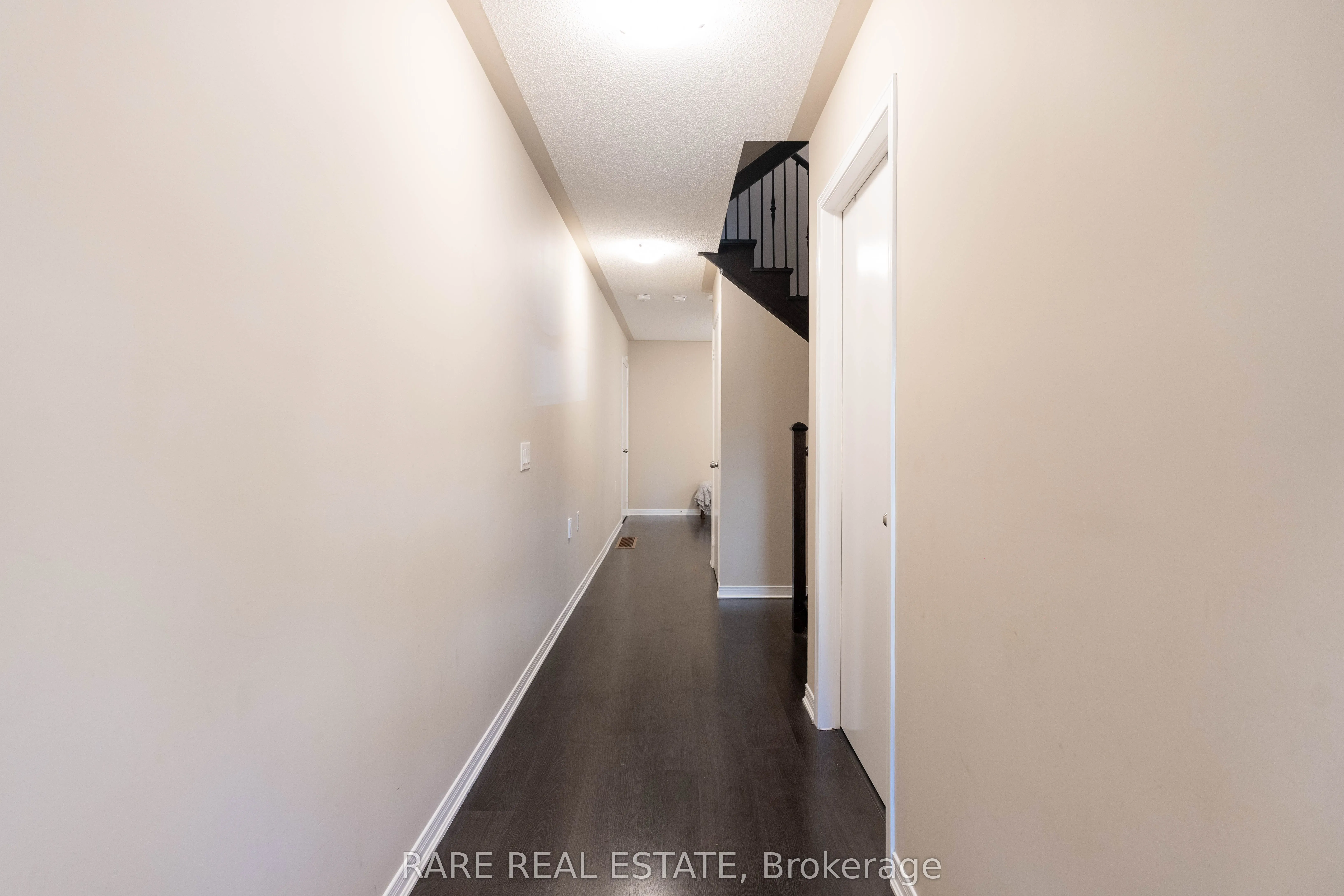 8 Lowes Hill Circle
