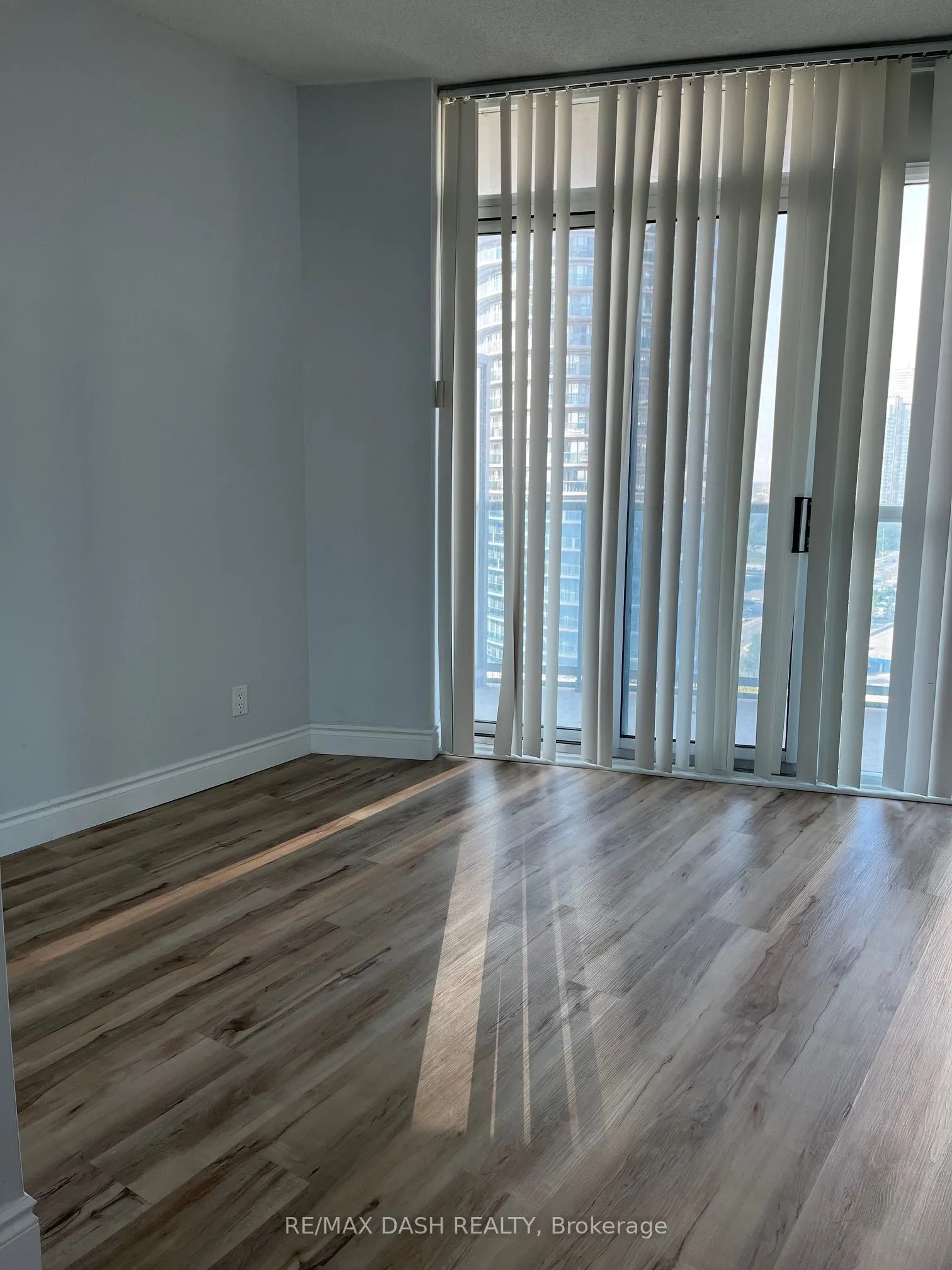 80 Absolute Avenue, #2007