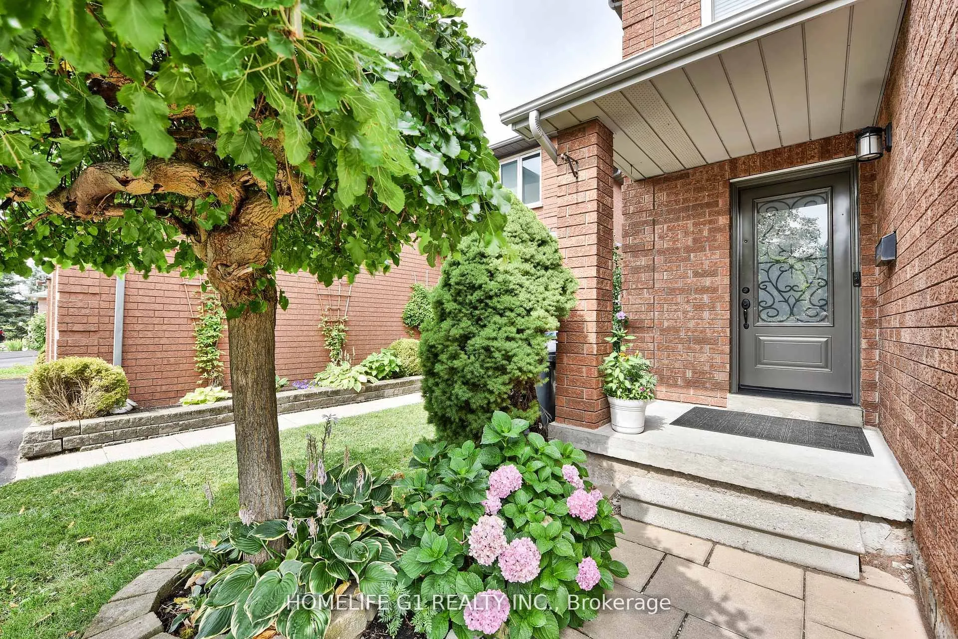 3817 Densbury Drive