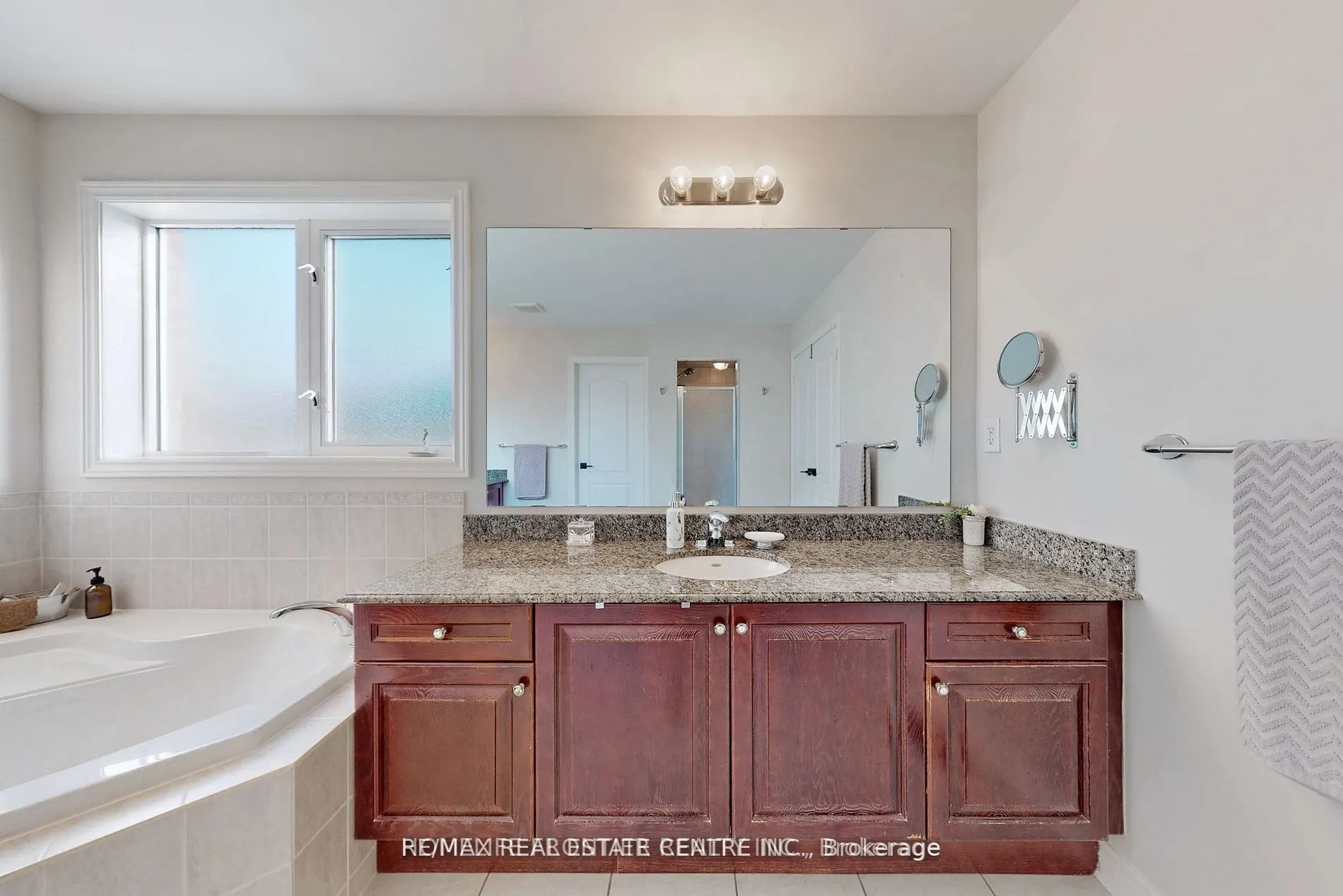 5186 Doubletree Drive, #(MAIN FLOOR)