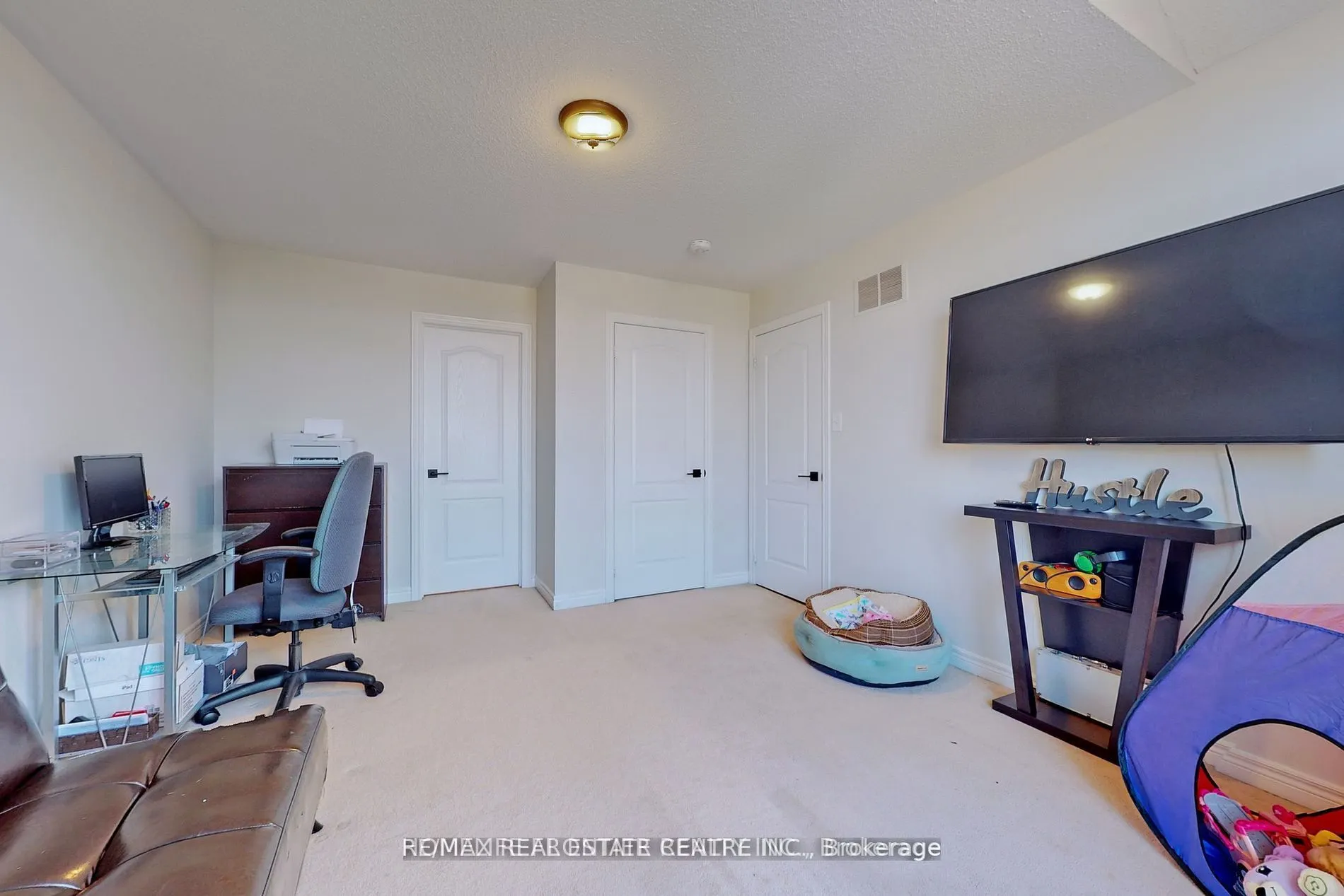 5186 Doubletree Drive, #(MAIN FLOOR)